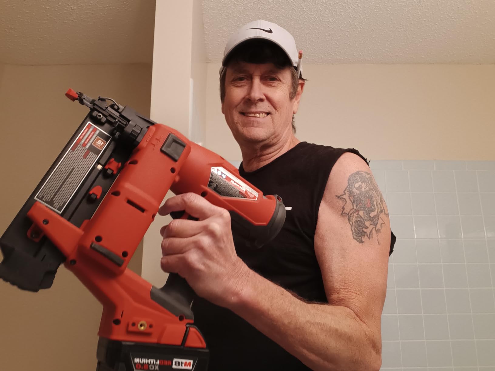 Milwaukee M18 16-Gauge Angled Finish Nailer 2841-20 (Tool-Only) customer photo 1