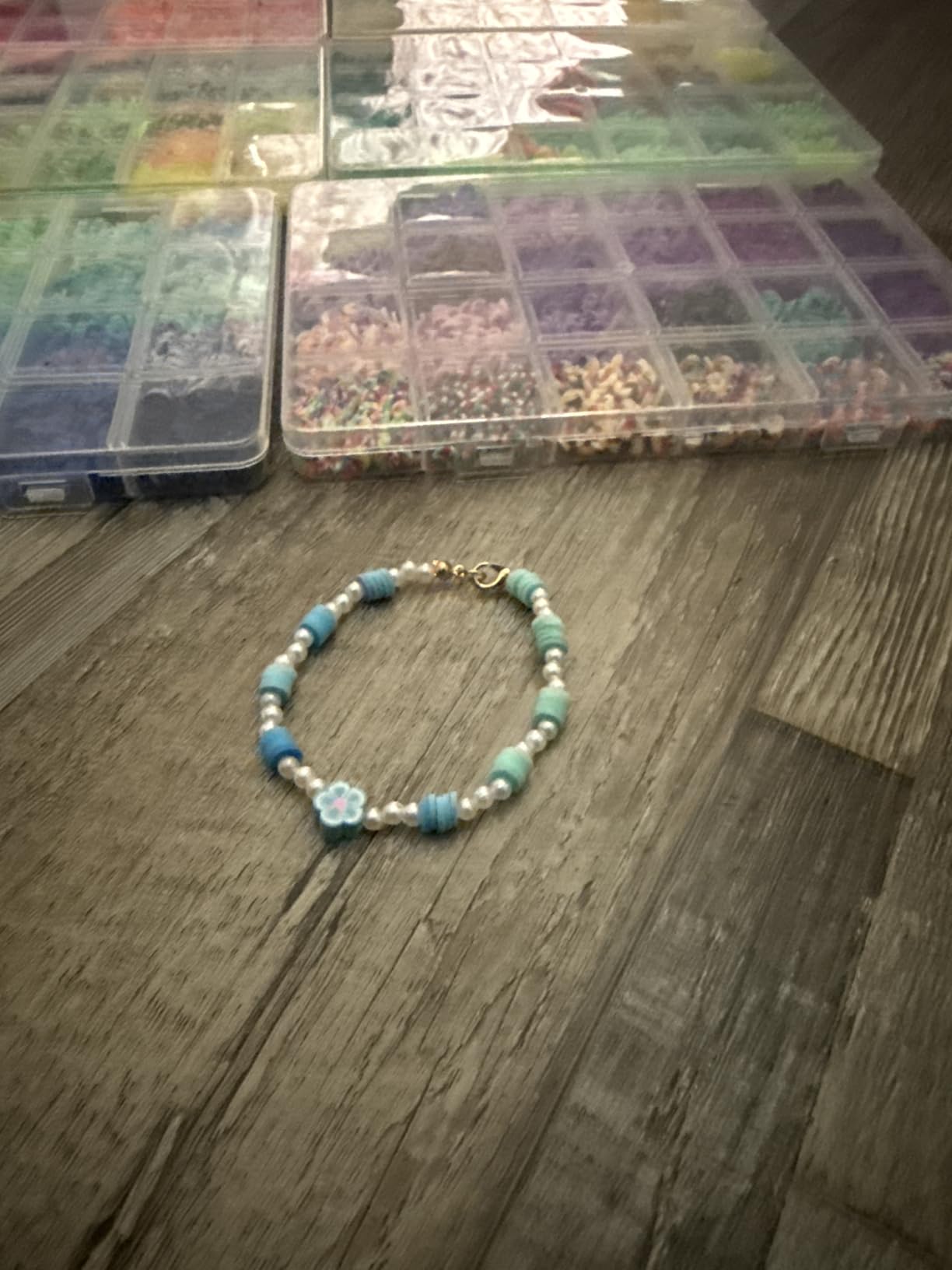 Redtwo 5100 Clay Beads Bracelet Making Kit, Flat Preppy Beads for Friendship Jewelry Making,Polymer Heishi Beads with Charms Gifts for Teen Girls Crafts for Girls Ages 8-12 customer photo 2