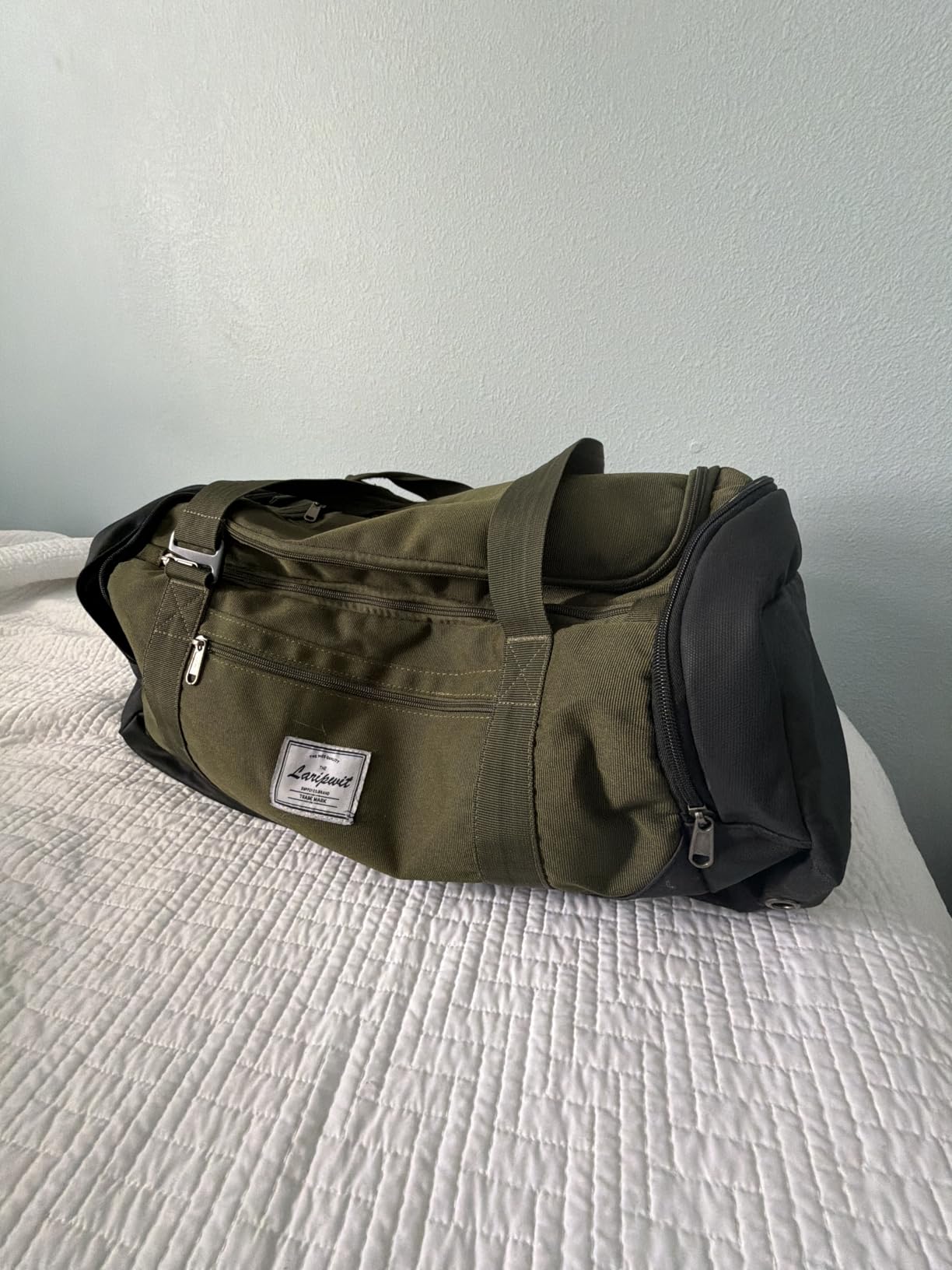 Laripwit Travel Duffle Bag for men 40L Medium Sports Gym Bag with Wet Pocket & Shoes Compartment Weekender Overnight Backpack for Traveling Duffel Bag Backpack for Women, Black customer photo 2