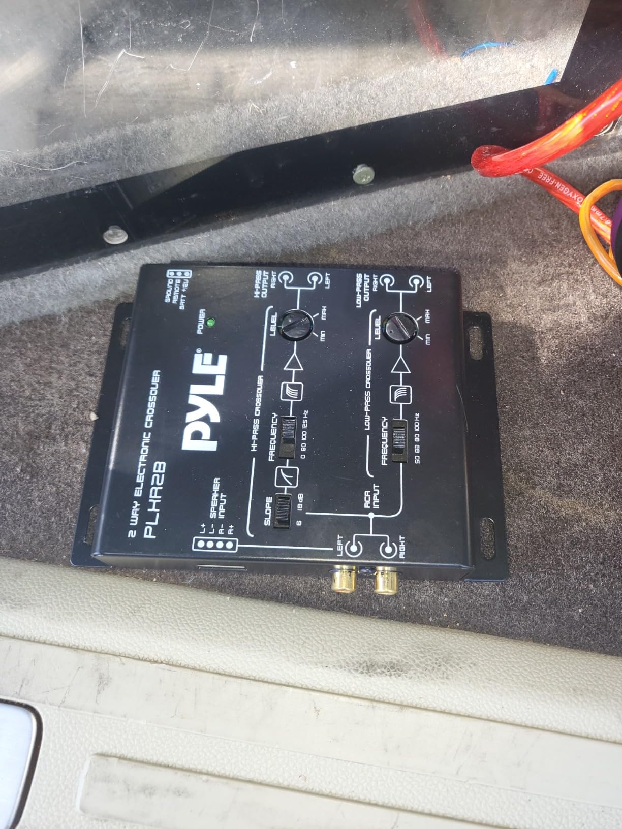 Pyle 2-Way Electronic Car Audio Crossover Network - Hi-Pass/Low-Pass 6dB/18dB Octave Slope - Power LED Indicator - 4 RCA Outputs - 2 RCA Inputs - Remote Subwoofer Control & Parallel Input Switch customer photo 2
