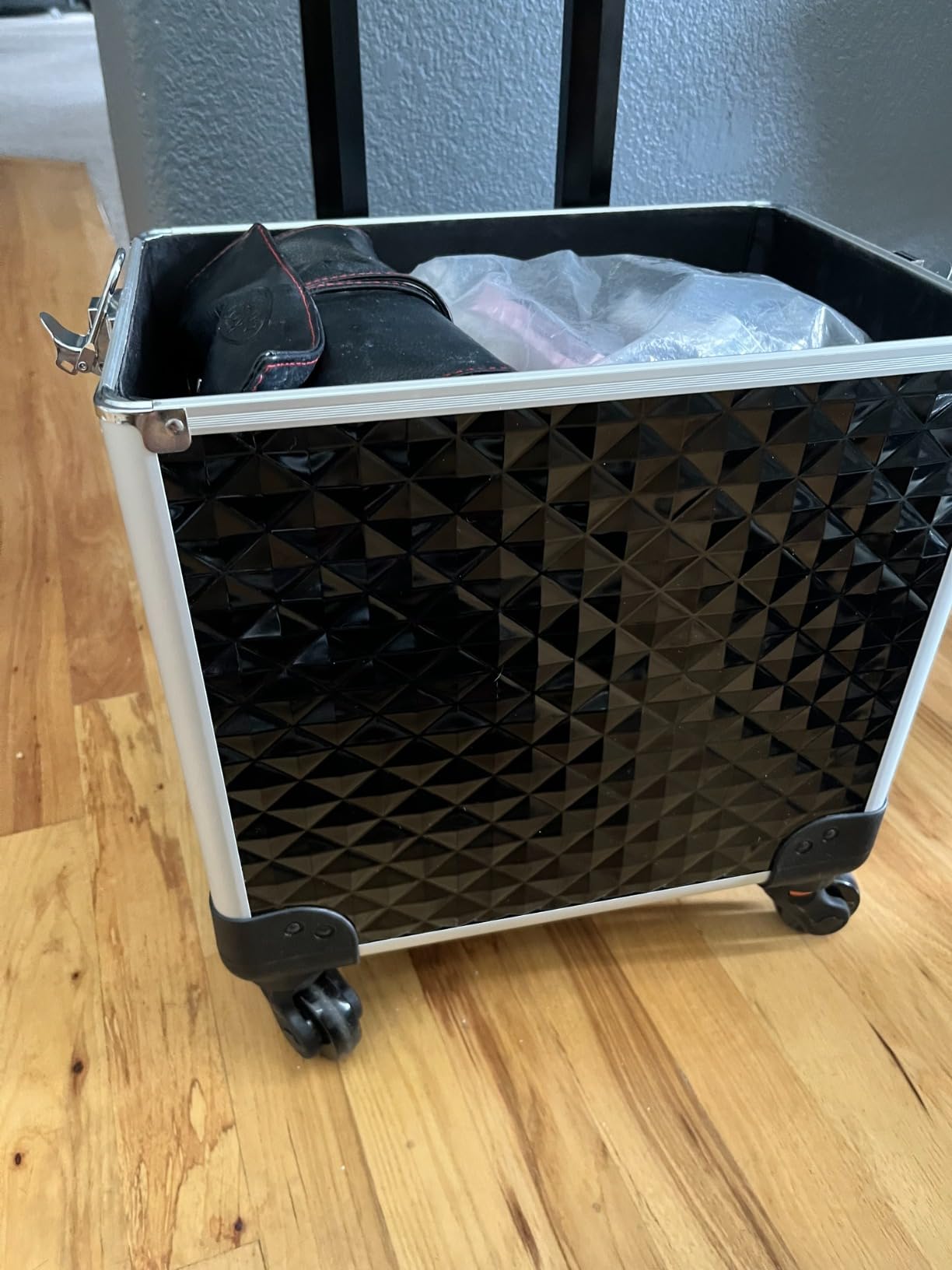 3 in 1 Professional Rolling Makeup Train Case Aluminum Trolley Case with 360° Rotation Wheels for Makuep Artist Cosmetic Suitcase Organizer with Lock and Key Diamond Pattern - Black customer photo 2
