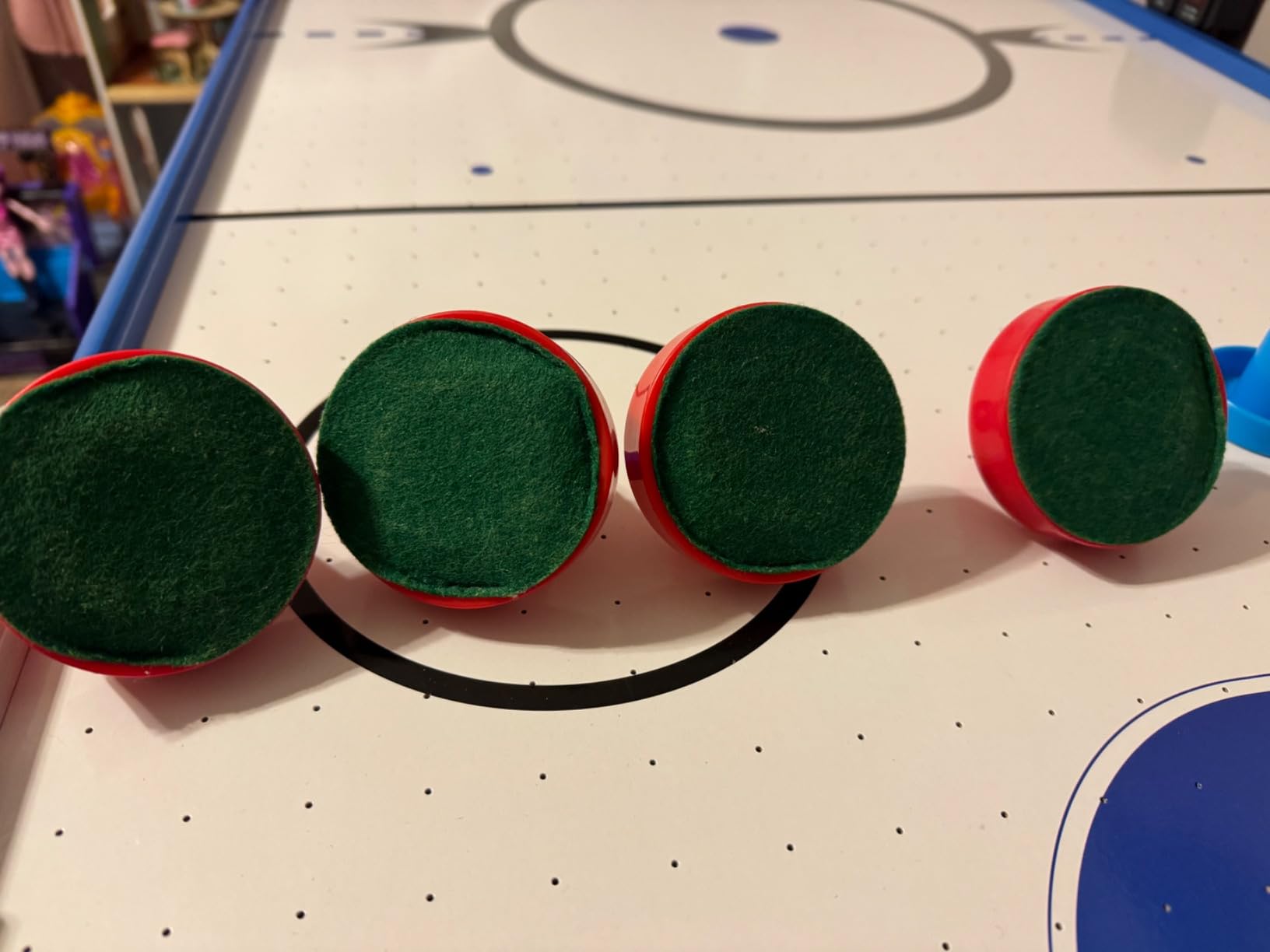 SereneLife 58in Powered Air Hockey Table Upgraded 700mA 12v 2X Powerful Motor, 4 Player 4 Pucks 2 Pushers, Full-Size Arcade Style, Inline Power Switch and Battery Free Digital LED Score Board customer photo 2