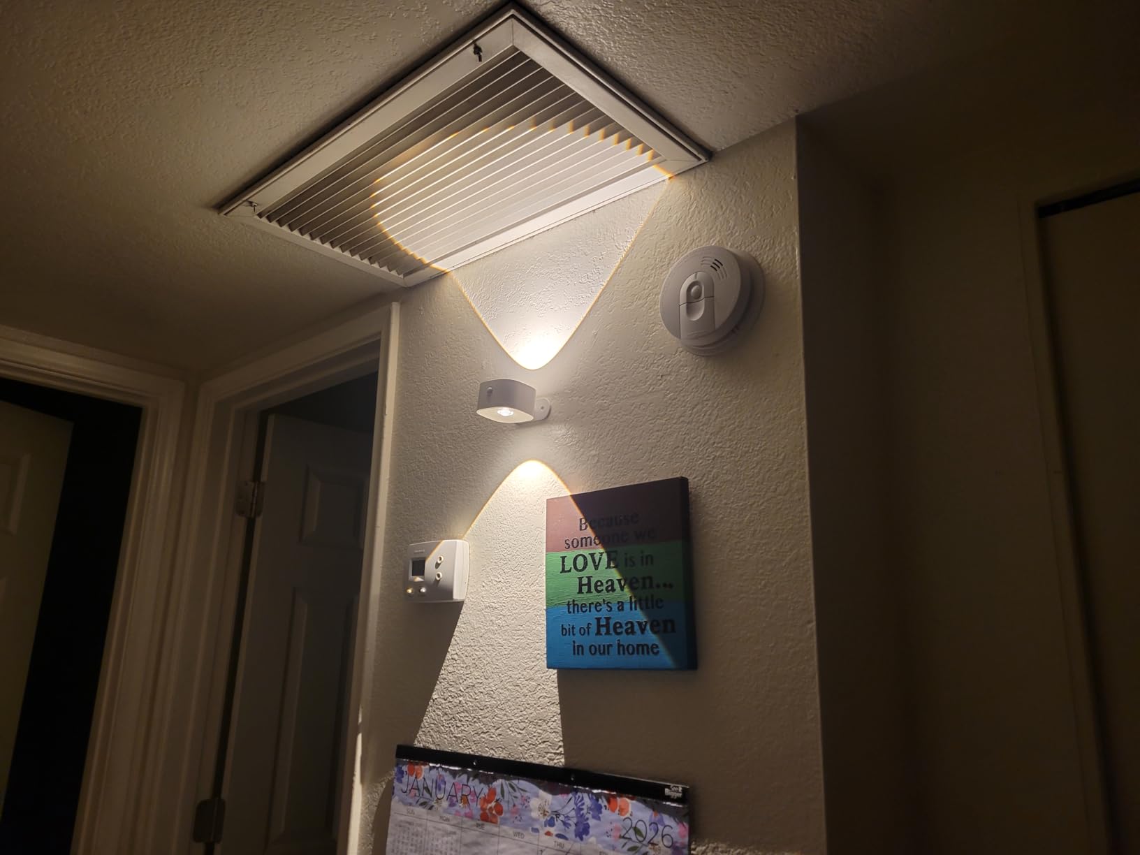 Deyagoo LED Wall Sconce, Rechargeable Wall Light for Bedroom customer photo 2