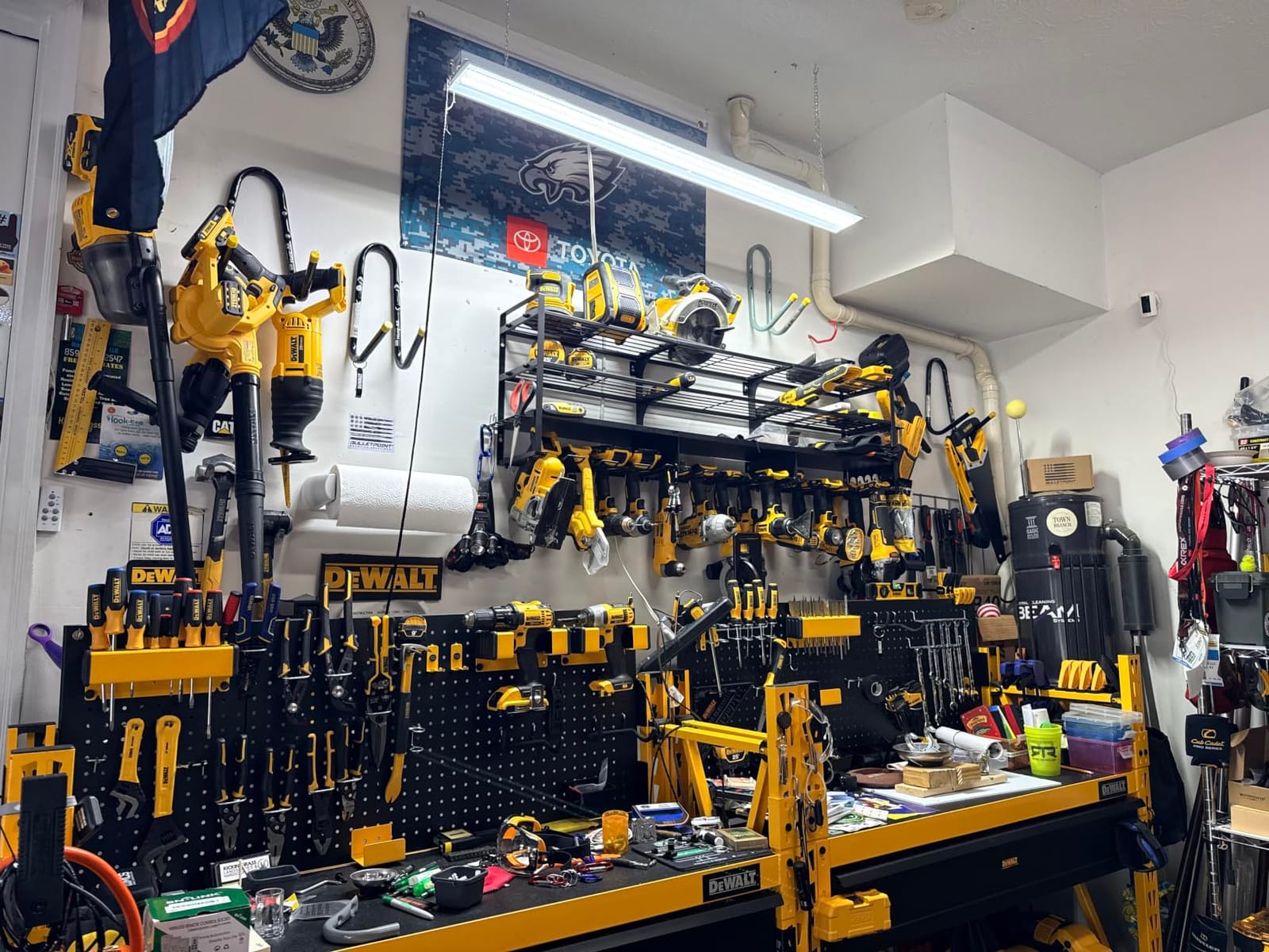DEWALT Torque Wrench Tool Set, Tire Change Kit, 50-250 FT-LB, 12 Piece with Storage Case (DWMT45012) customer photo 1