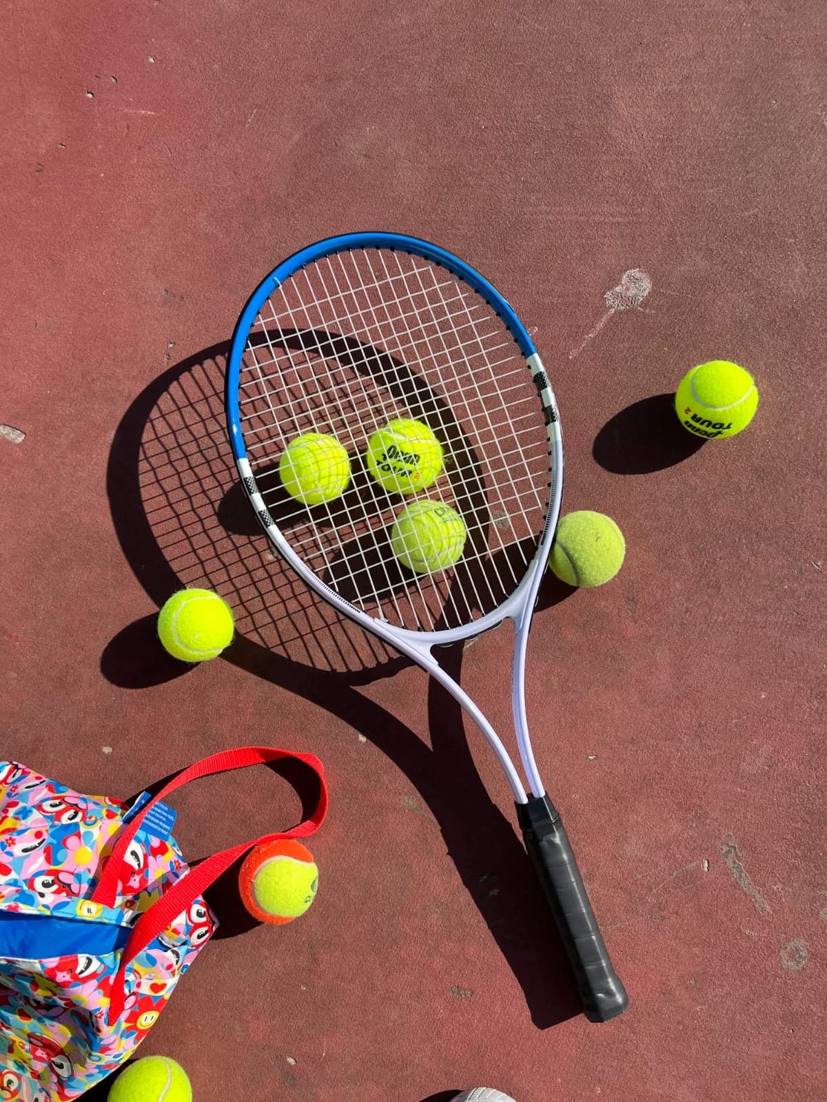 Tennis Racket Pre-Strung Lightweight 27 Inch Racquet Recreational Adult Rackets for Men Women Students Training Tennis Starter Kit with Balls,Carry Bag and Overgrips customer photo 1