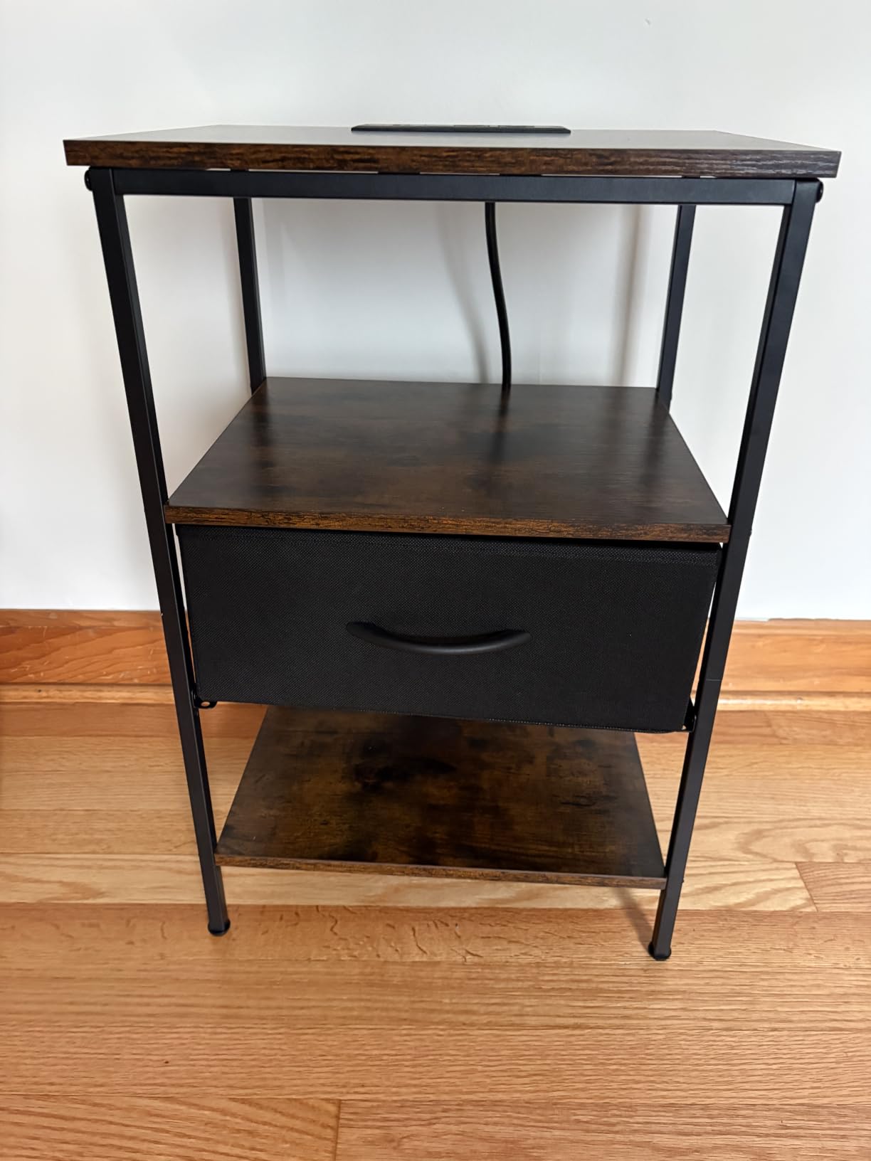 SUPERJARE Nightstand with Charging Station, USB-C Port, Bedside Table customer photo 1