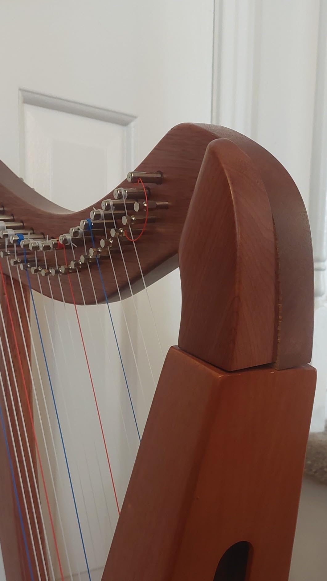 LOTKEY 19 Strings Harp, Solid Mahogany Harps 29'' W/Gig Bag,Tuning Wrench,Straps,Instruction for Professional Lyre Harp Player,Beginner,Adults F3 G3 A3 B3 C4 D4 E4 F4 G4 A4 B4 C5 D5 E5 F5 G5 A5 B5 C6 customer photo 2