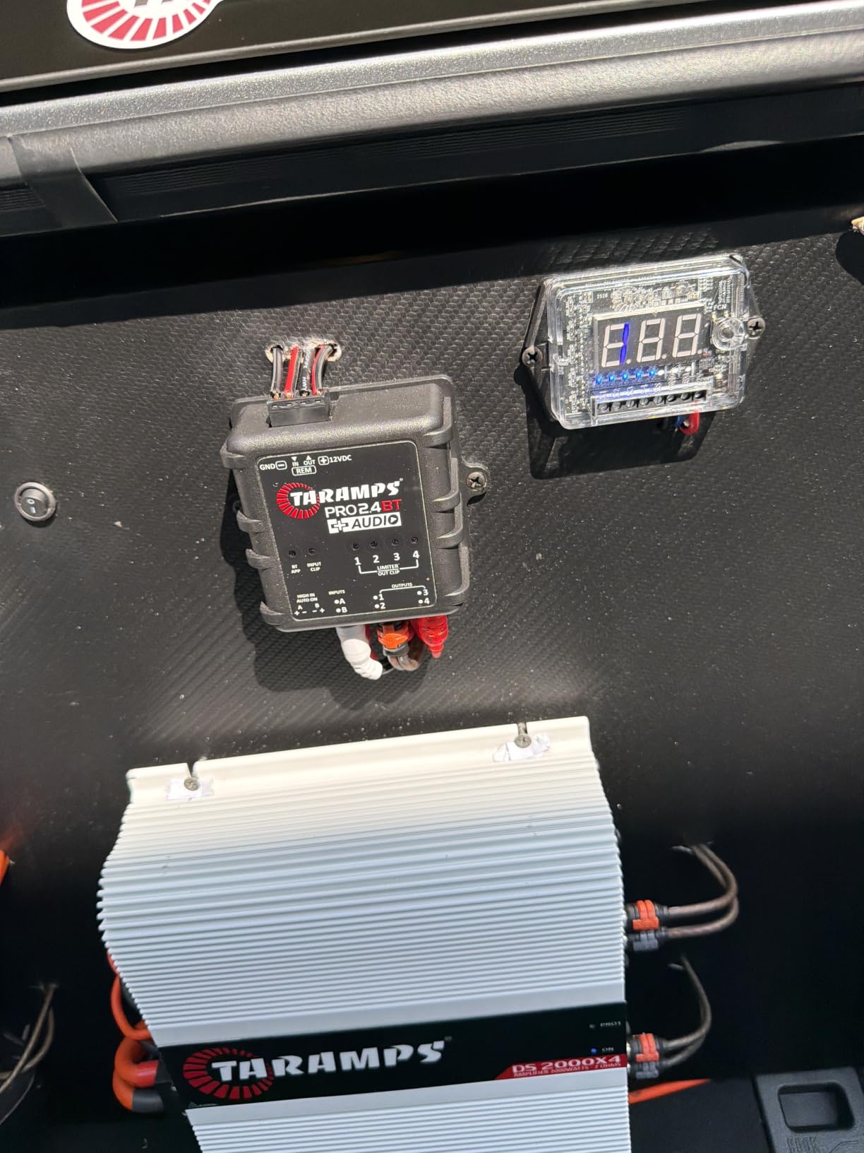 TARAMPS VTS5.1 Automotive Digital Voltmeter and Sequencer VTS 5.1 Blue LED Automotive Car Audio 5 Sequencer Outputs SPL Mode Voltage Protection, Digital Display, Car Audio Monitor, Black customer photo 2