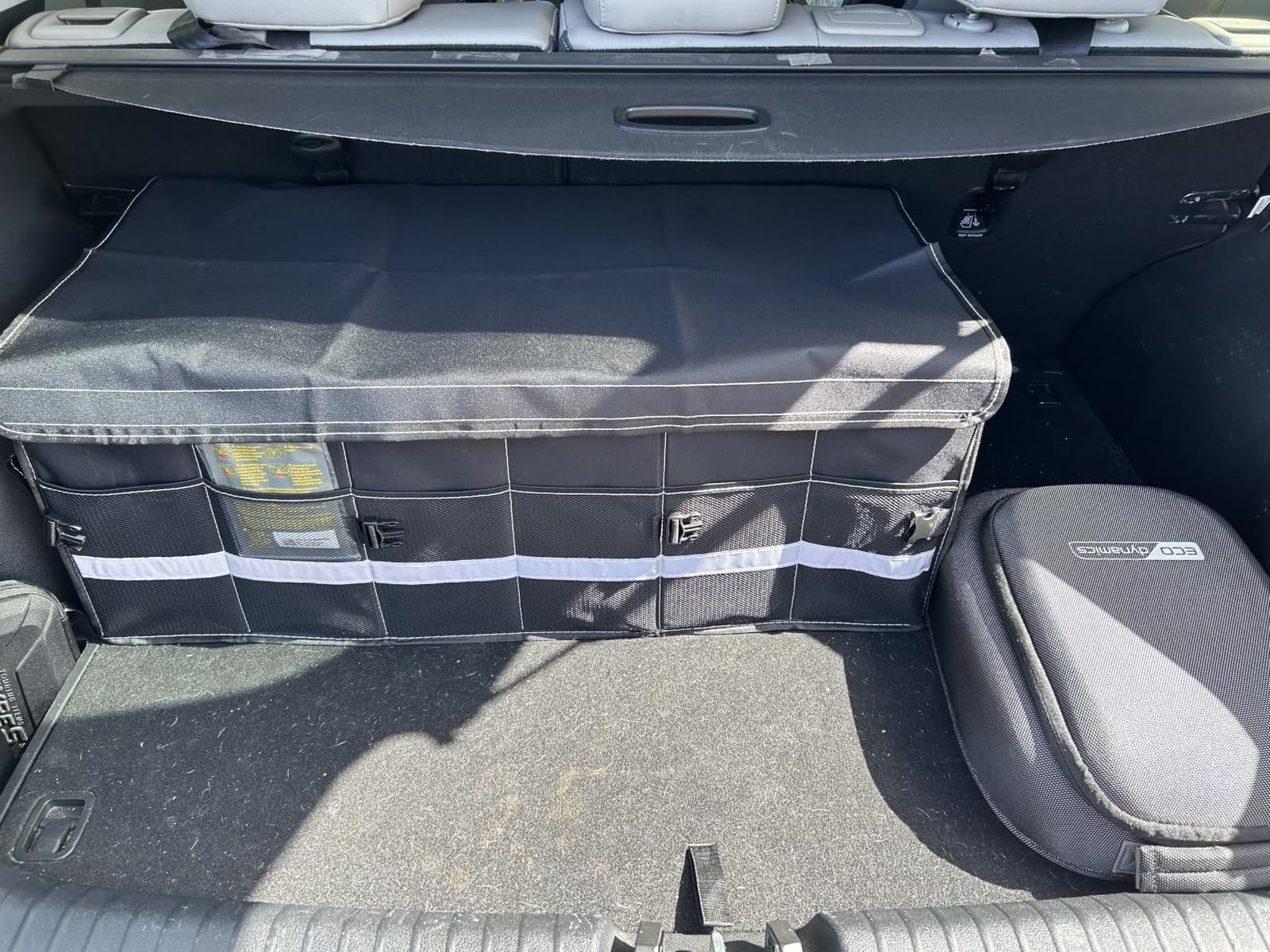 Oasser Car Trunk Organizer with Foldable Soft Lid, 55L 3 Compartments Black customer photo 1