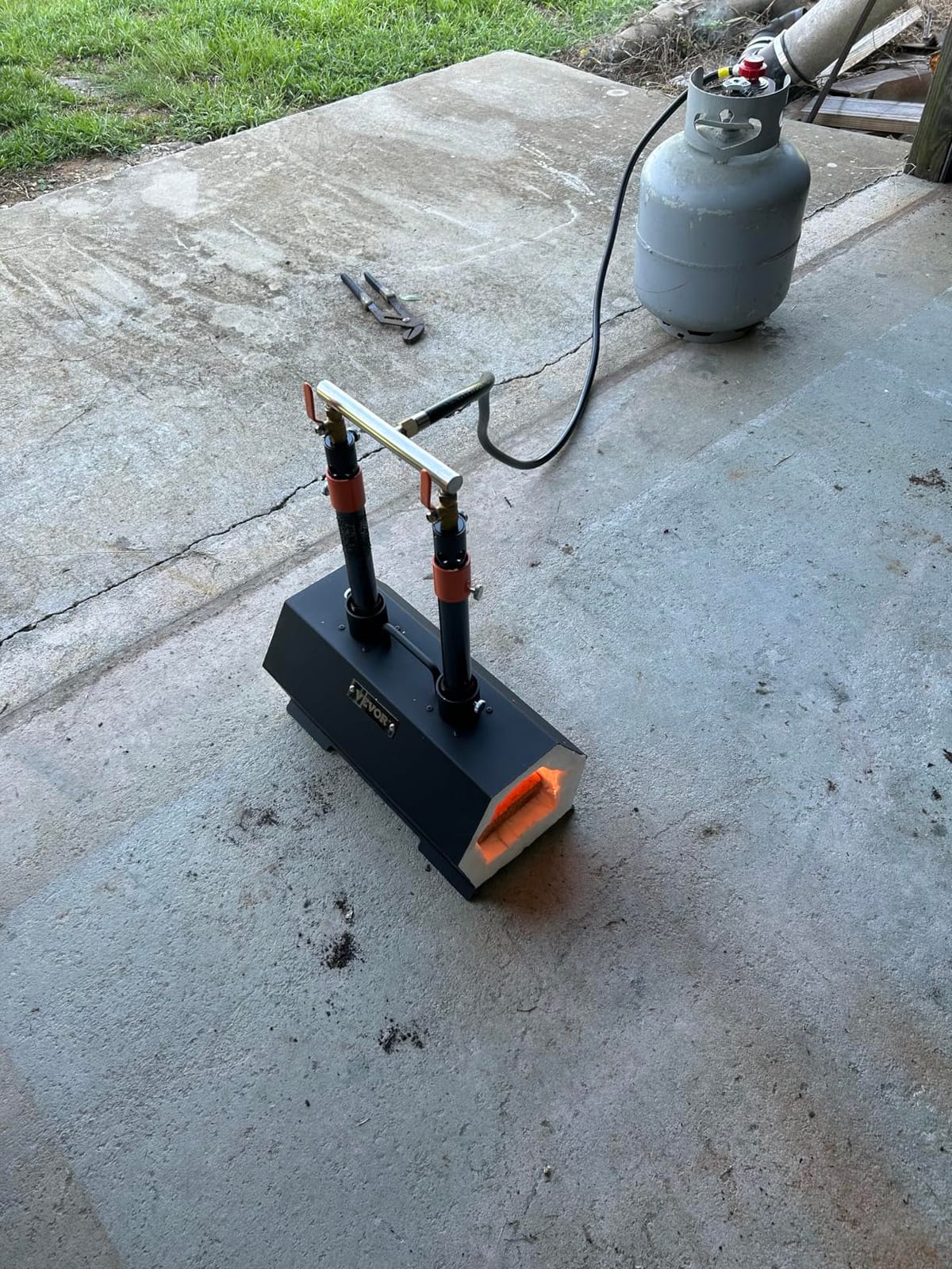 VEVOR Portable 2 Burner Propane Forge, 2600°F Metal and Knife Blacksmithing Forges, Large Capacity Farrier Forging Tools and Equipment, Complete Mini Forge Kit customer photo 1