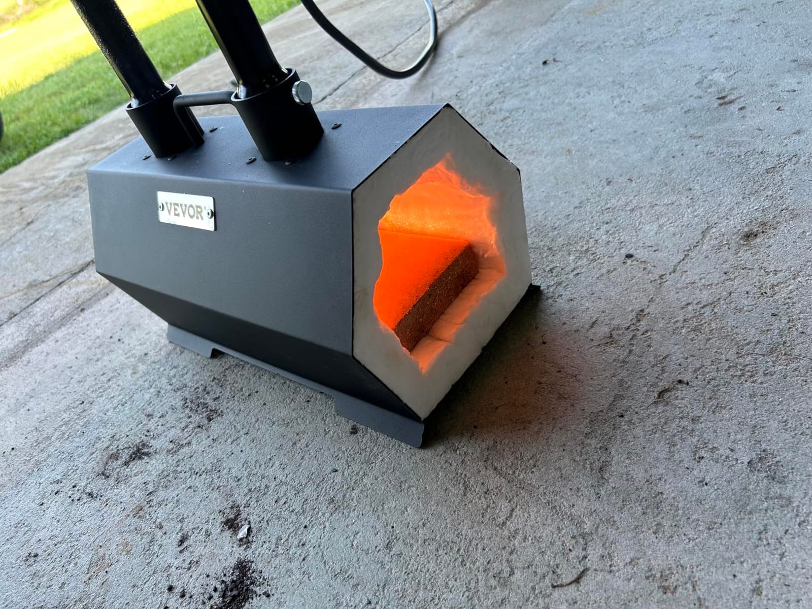 VEVOR Portable 2 Burner Propane Forge, 2600°F Metal and Knife Blacksmithing Forges, Large Capacity Farrier Forging Tools and Equipment, Complete Mini Forge Kit customer photo 2