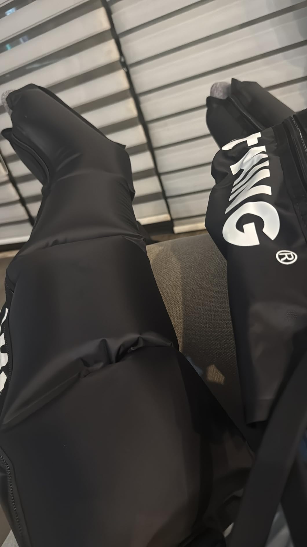 FIT KING Air Compression Recovery System, Full Leg Massager Boots (Large) customer photo 2