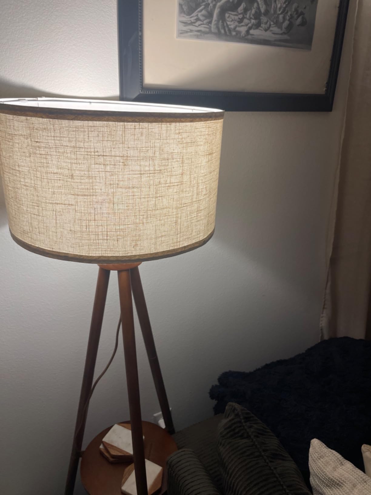 OUTON Wood Tripod Floor Lamp with Shelves, Mid Century LED Modern Dimmable Floor Lamp with Remote Control, Sturdy Tall Standing Lamp with Beige Linen Texture Shade for Living Room, Bedroom, Office customer photo 2