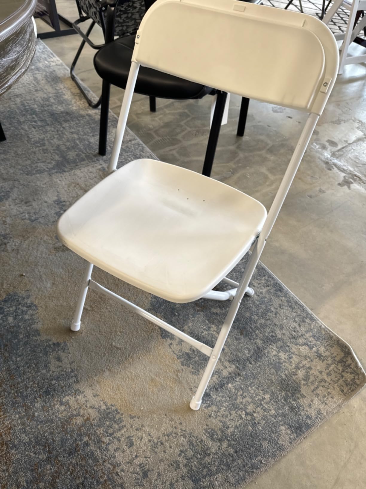 BTEXPERT Set of 10, White Plastic Folding Chairs Steel Frame Commercial 650LB High Weight Capacity Event Chair for Office Wedding Party Picnic Kitchen Dining Church School customer photo 1