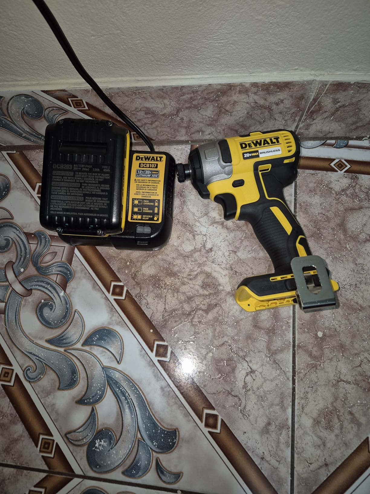 DEWALT 20V MAX Impact Driver, 1/4 Inch, Battery and Charger Included (DCF787D1) customer photo 2