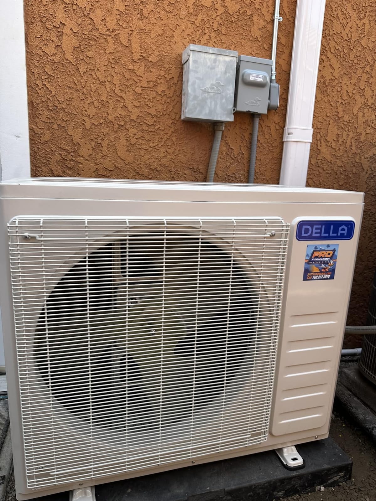 DELLA Vario Series 24000 BTU Mini Split AC, 2 Ton 21 SEER2, Work with Alexa and Wifi, 230V Ductless Inverter System, Cools Up to 1500 Sq.Ft, Pre-Charged Heat Pump and 16.4ft Installation Kits customer photo 2