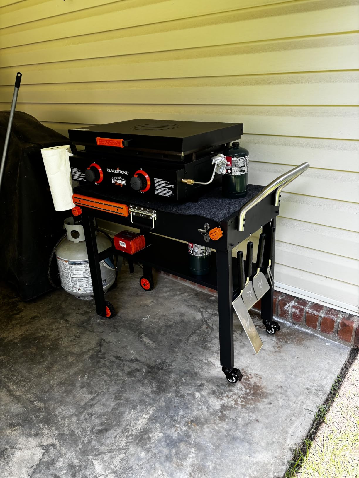 EUTRKei Grill Table for Blackstone Griddle, Portable Grill Cart with Caddy | Fit 17