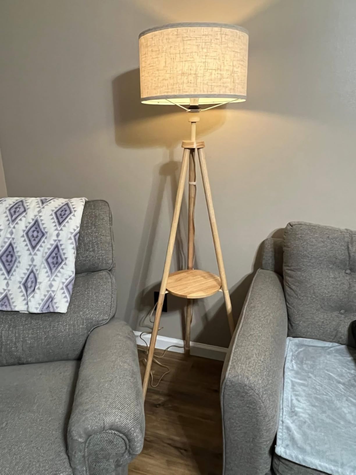 OUTON Wood Tripod Floor Lamp with Shelves, Mid Century Floor Lamp with Remote Control,4 Color Temperature, LED Modern Dimmable Standing Lamp with Beige Linen Shade for Living Room, Bedroom, Office customer photo 2