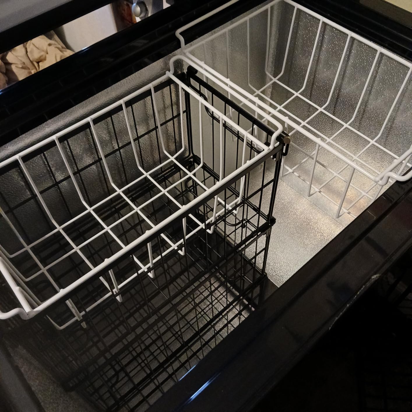 DEMULLER Chest Freezer 5.0Cubic Feet Deep Freezer Freestanding Freezers with 2 Removable Stainless Steel Basket, Mini Freezer Top Open Door Compact Freezer with Electronic Control 41℉ to -15℉BLACK customer photo 1