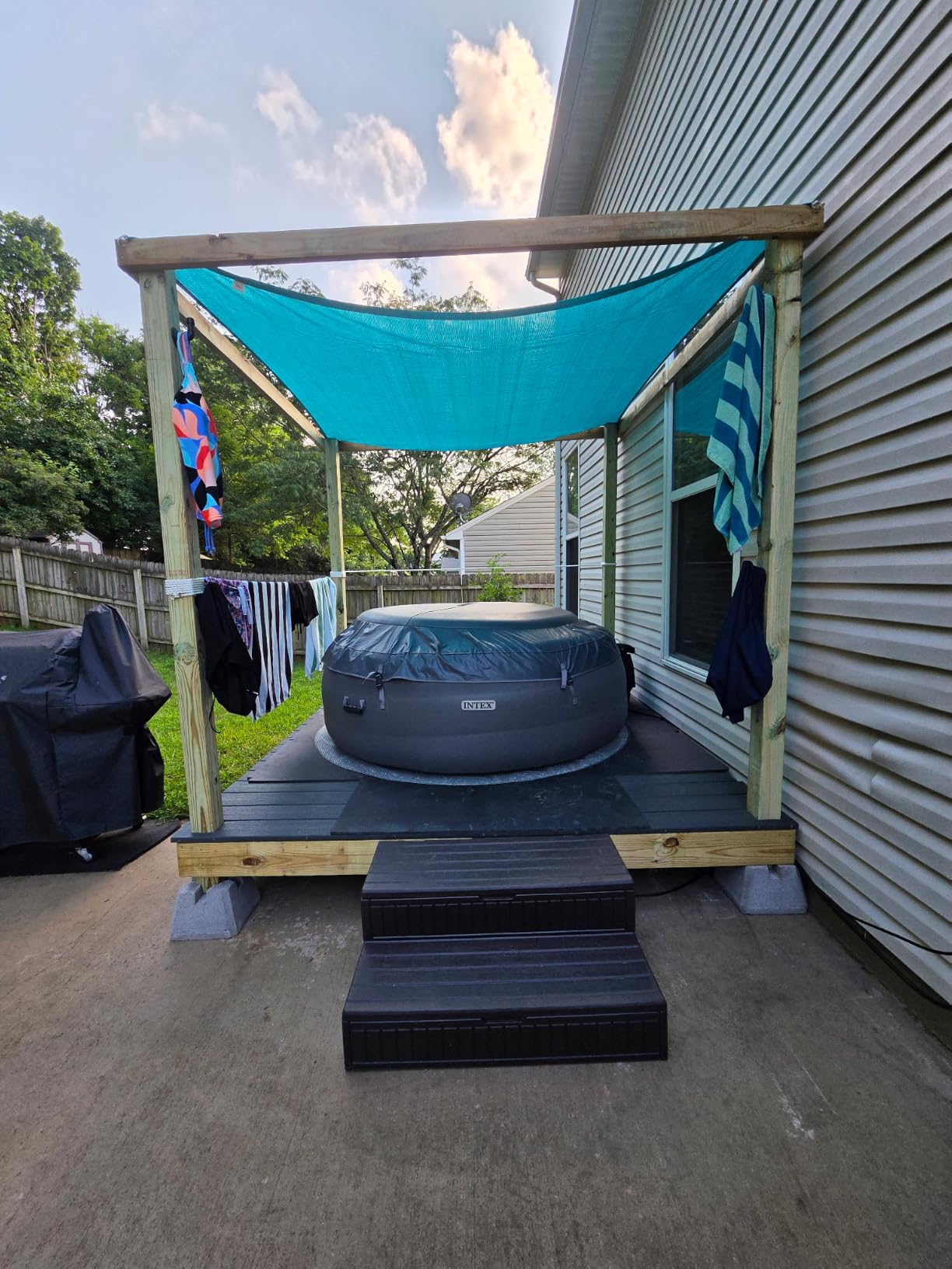 INTEX SimpleSpa 4 Person Inflatable Hot Tub, Portable Spa with 100 Jets | 28483E Built-in Hard Water Treatment with Cover & Ground Cloth for Insulation, 77in x 26in customer photo 1