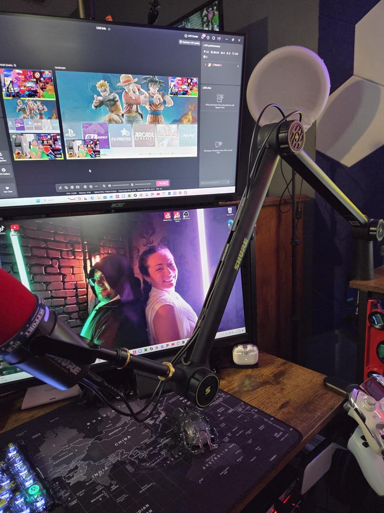Shure by Gator Deluxe Broadcast Desktop Mic Boom Arm (SH-BROADCAST1) | Fully adjustable with a quiet 360-degree arm for podcasts and streaming. Compatible with MV7 & SM7B customer photo 1