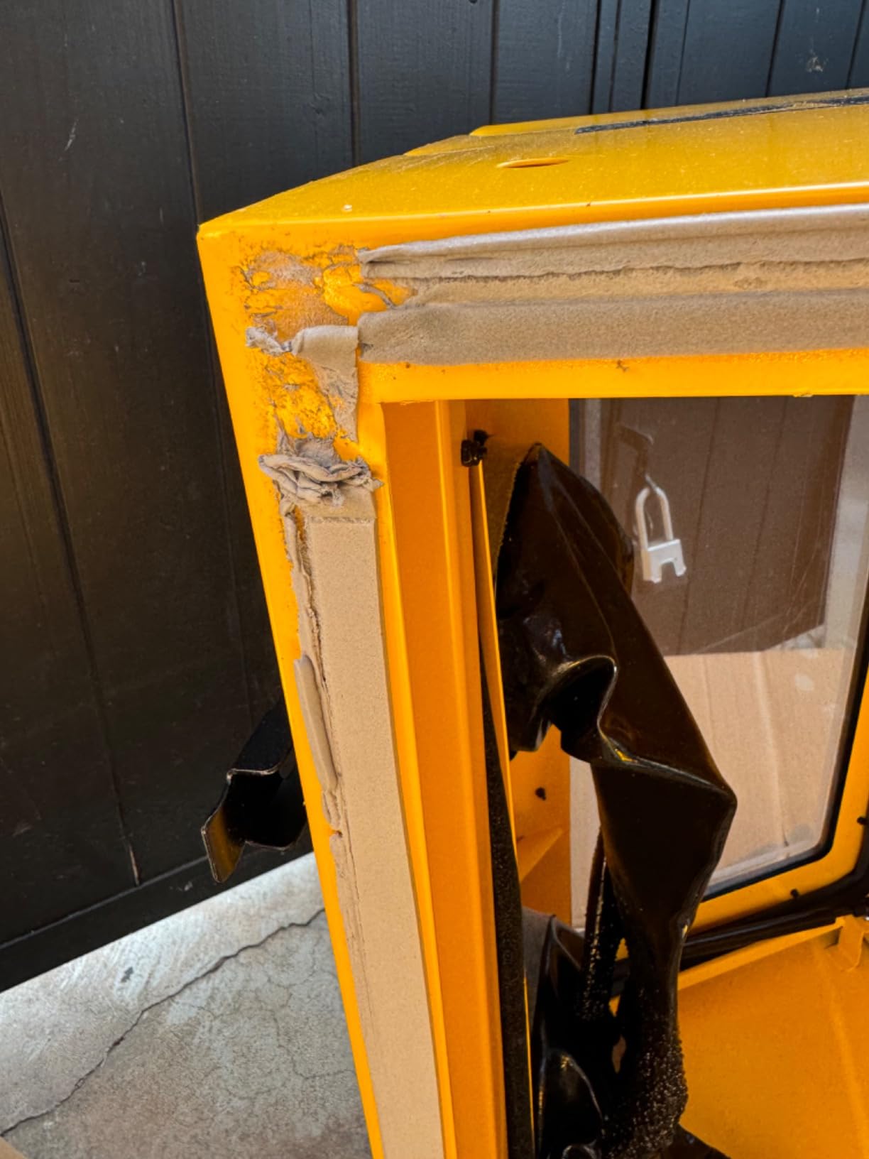 DEWALT Abrasive Blast Cabinet, Standalone or Benchtop (DXCM009-0370) | Sand Blasting Cabinet, 20 CFM @ 90 PSI, Max Pressure 125 PSI customer photo 1