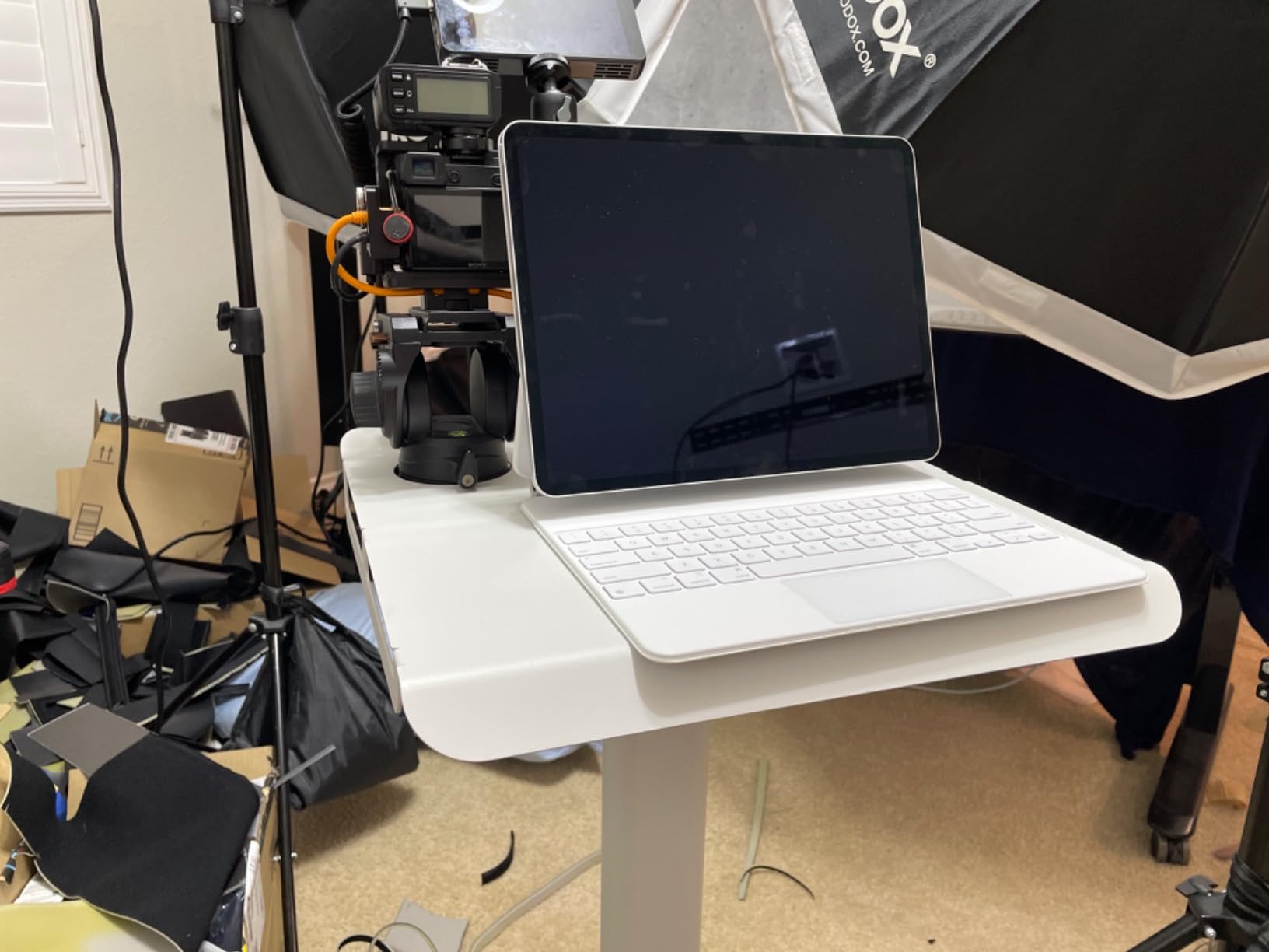 Pneumatic Adjustable Rolling Medical Cart with iPad Enclosure customer photo 1