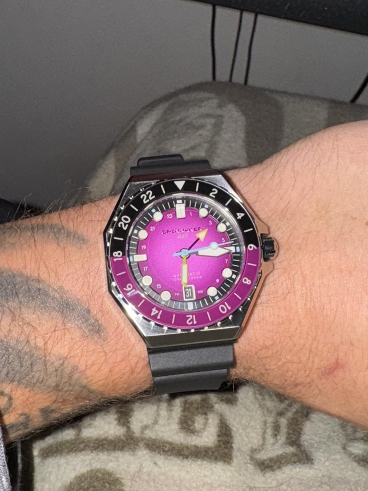 Spinnaker Dumas Men's Automatic GMT Dive Watch – Seiko NH34 Movement, 44mm Stainless Steel Case, Water Resistant 300m, Stainless Steel Bracelet, SP-5119 customer photo 2