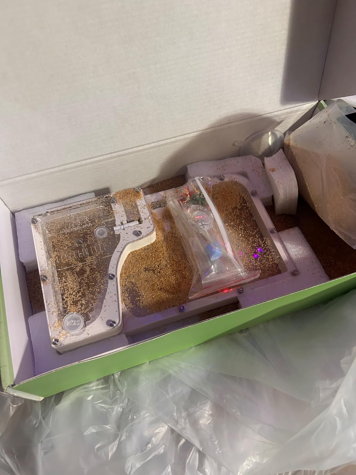 ELNMLHT Ant Farm Castle, Ant Farms with Yellow Sand and Tool Kit, Ant Colony Observation Kit, Ant Viewing Habitat Science Kit, Educational & Learning Science Kit for Kids, Adults, Student customer photo 2