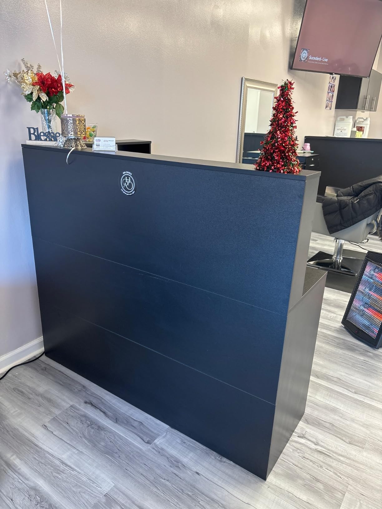 Modern Reception Desk Counter Table, L-Shap Reception Room Front Desk with Lockable Drawer & Open Shelves, Retail Counter for Salon Checkout Office, Black (55.9