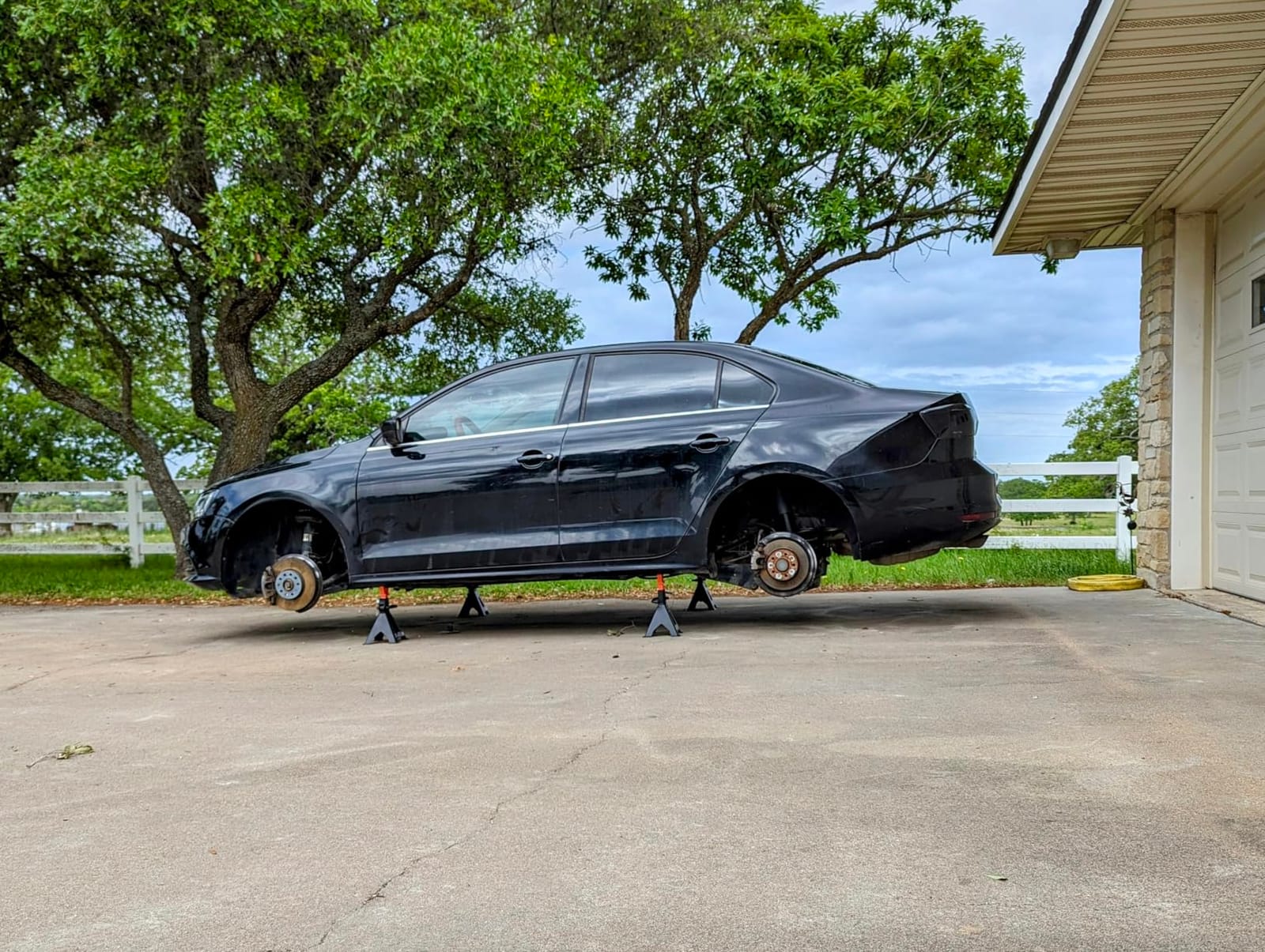 VEVOR Jack Stands, 3 Ton (6,000 lbs) Capacity Car Jack Stands Double Locking, 10.8-16.3 inch Adjustable Height, for Lifting SUV, Pickup Truck, Car and UTV/ATV, Red, 1 Pair customer photo 1
