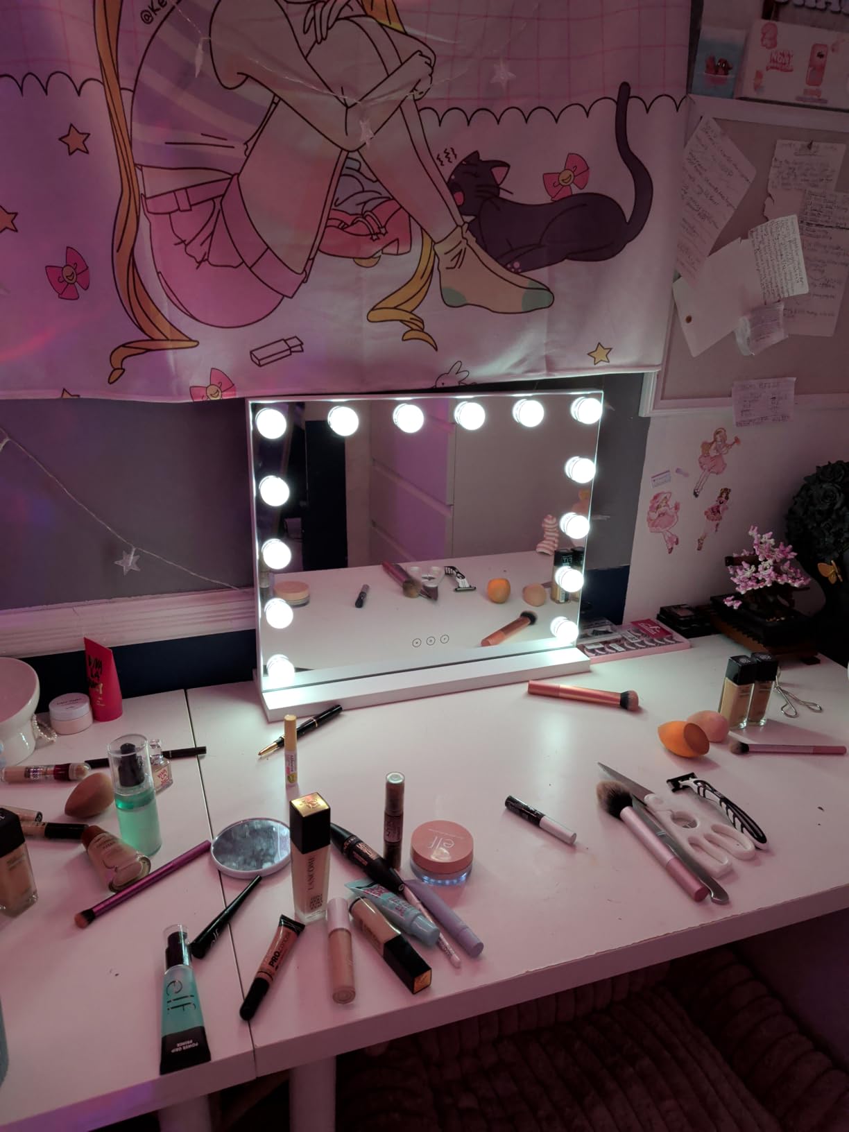 Vanity Mirror with Lights Lighted Makeup Mirror with Dimmable LED Bulbs,3 Color Lighting Modes,USB Charging Port Touch Control,Sturdy Metal Frame Design,White (50x40cm, 4.70) customer photo 2