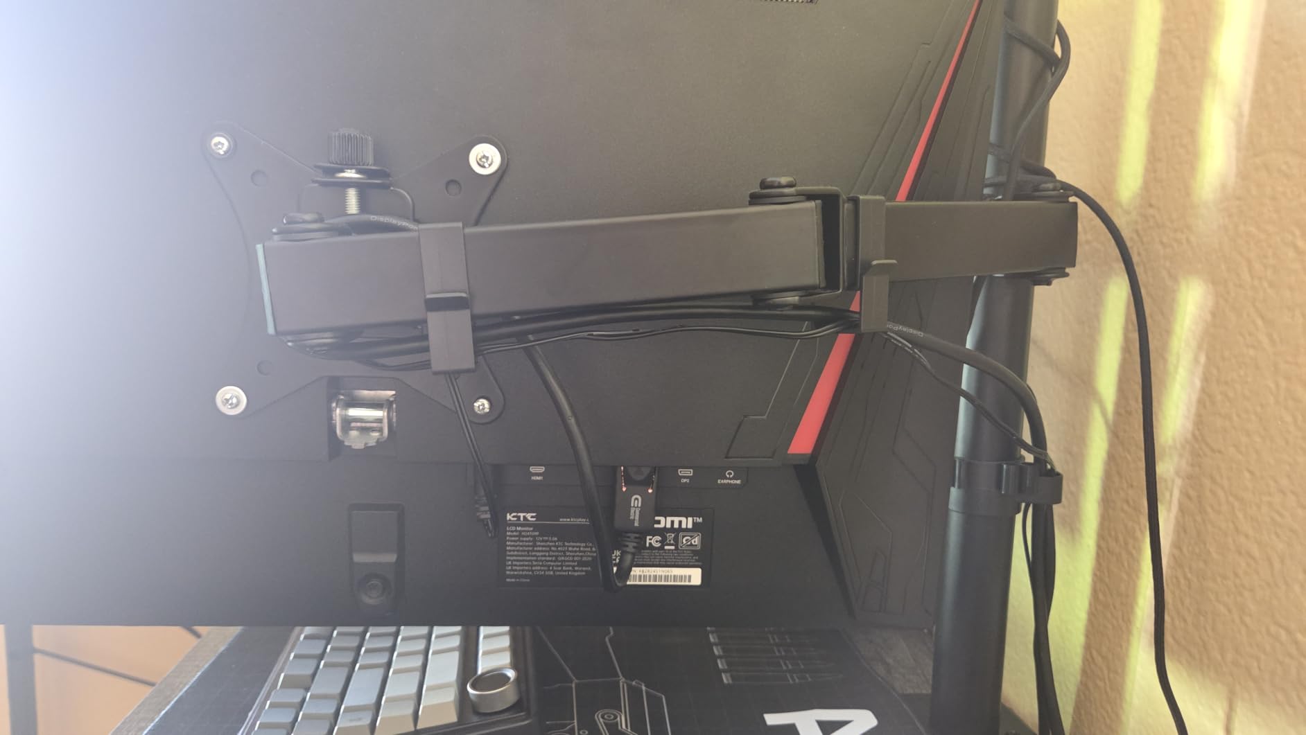 Mount-It Dual Monitor Arm, Heavy Duty Desk Mount for 2 Screens 13-32 in customer photo 1