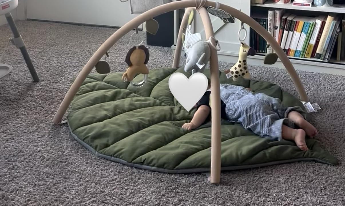 Blissful Diary Baby Play Gym & Activity Mat, Oversize Leaf Shaped Baby Play Mat w/ 6 Detachable Toys, Tummy Time Mat Promote Motor Skills & Sensory Development Mat, Newborn Infant Baby Essentials Gift customer photo 1