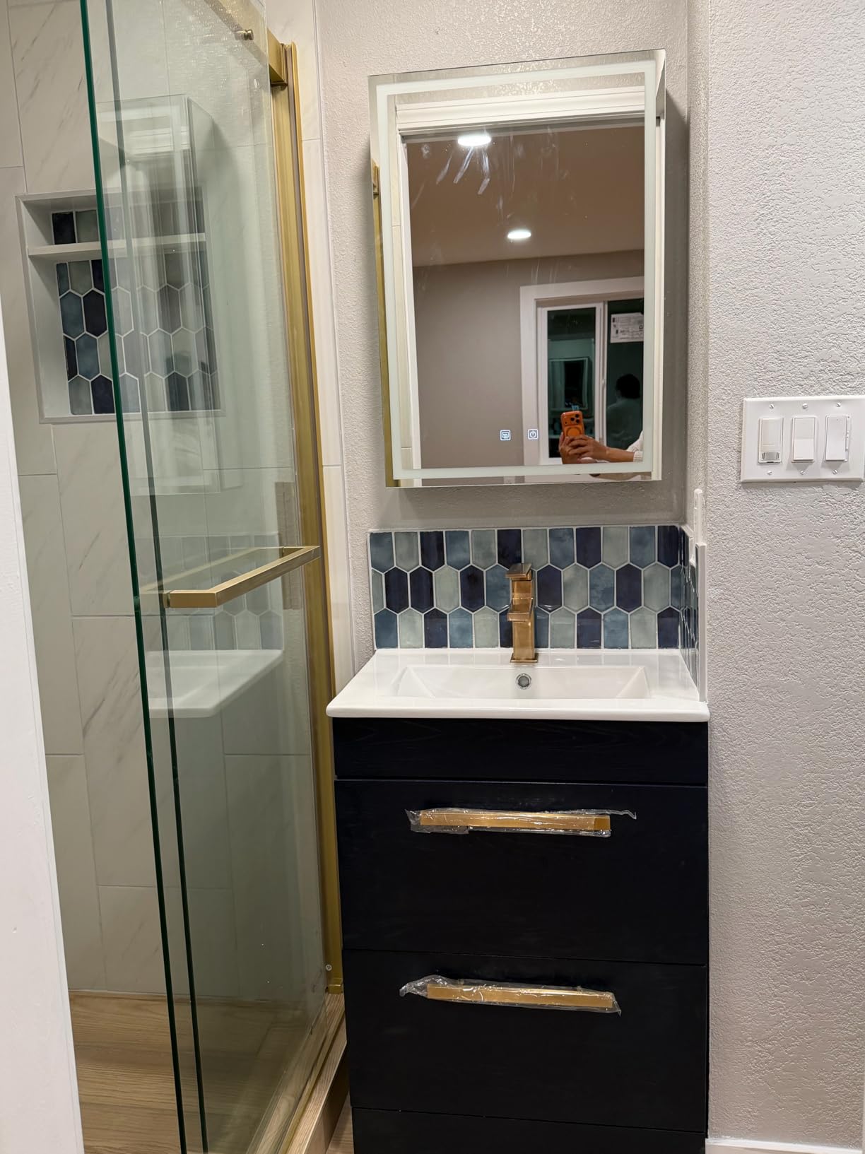 20 * 28 Left Hinge LED Bathroom Mirror Cabinet, Aluminum Medicine Cabinet customer photo 1