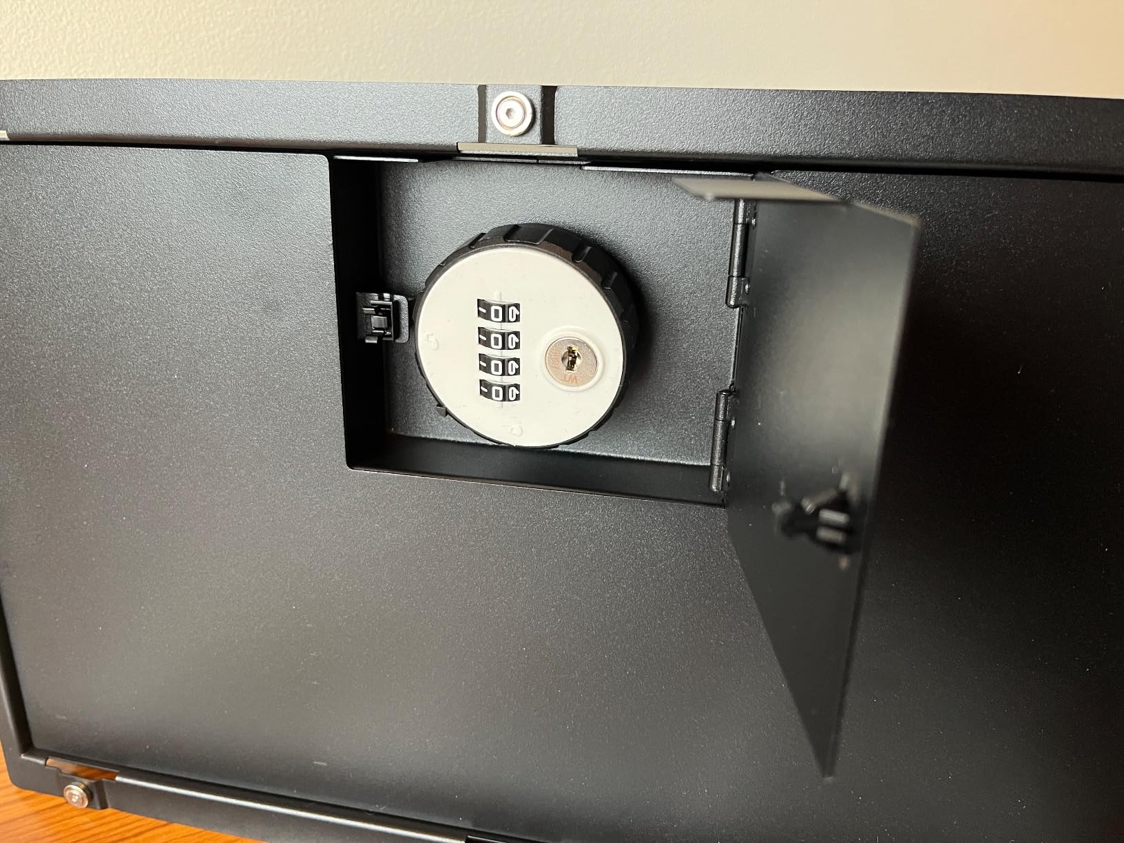 Elder Welder® Hidden Wall Safe with Air Vent Cover, Combination Lock | Easy to Install, Fits Perfectly Between 16
