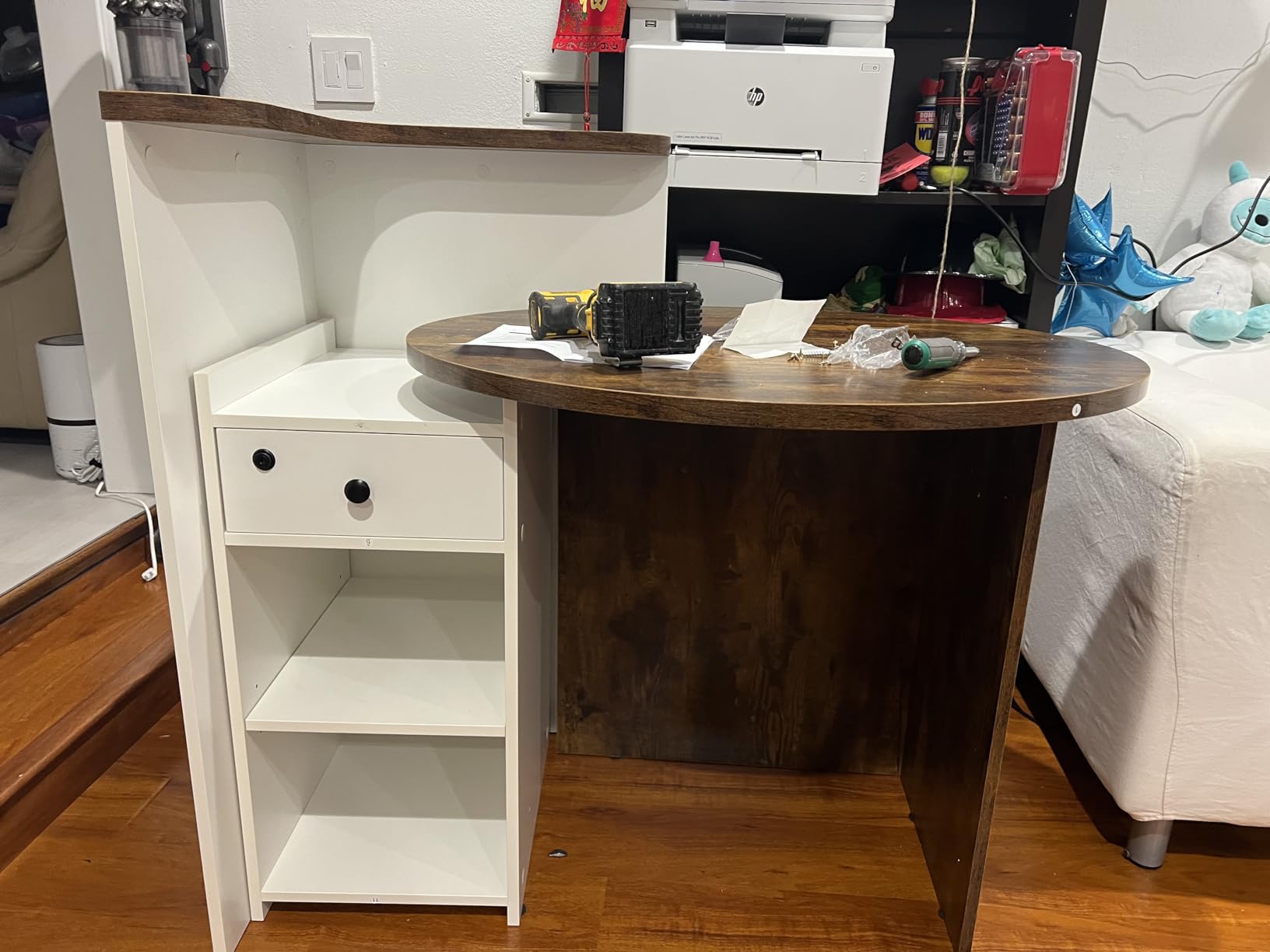 Tangkula Reception Desk, Front Counter Desk with Lockable Drawer & Adjustable Shelf, Oval Desktop, Retail Counter for Checkout, Computer Workstation for Salon Lobby Office, Home Office Desk customer photo 2