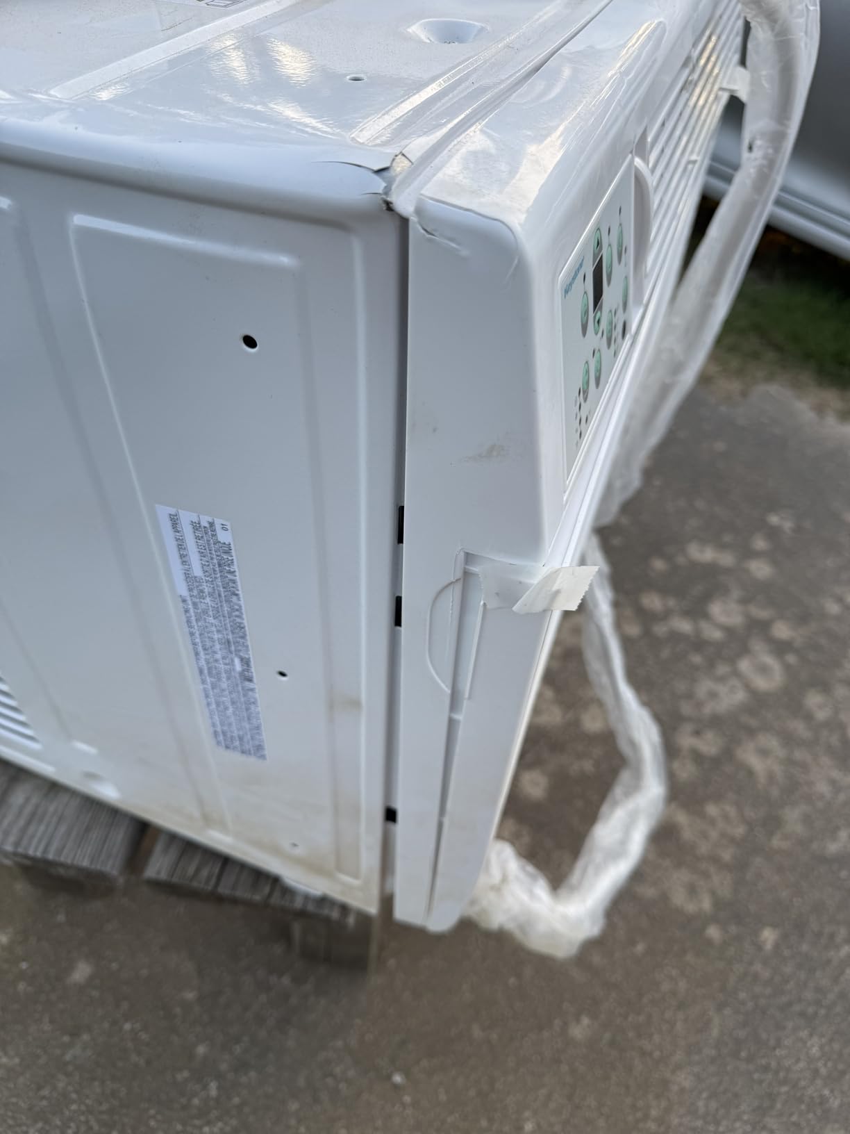 Keystone 23,200 BTU Window Air Conditioner with 16,000 BTU Supplemental Heat and Dehumidifier, 230V, Window AC for Large Rooms up to 1,500 Sq.Ft. with Smart Remote Control | 16,000 BTU Supplemental Heat,Dehumidifier, 230V, Remote Control for Large Rooms up to 1,500 Sq.Ft. customer photo 1