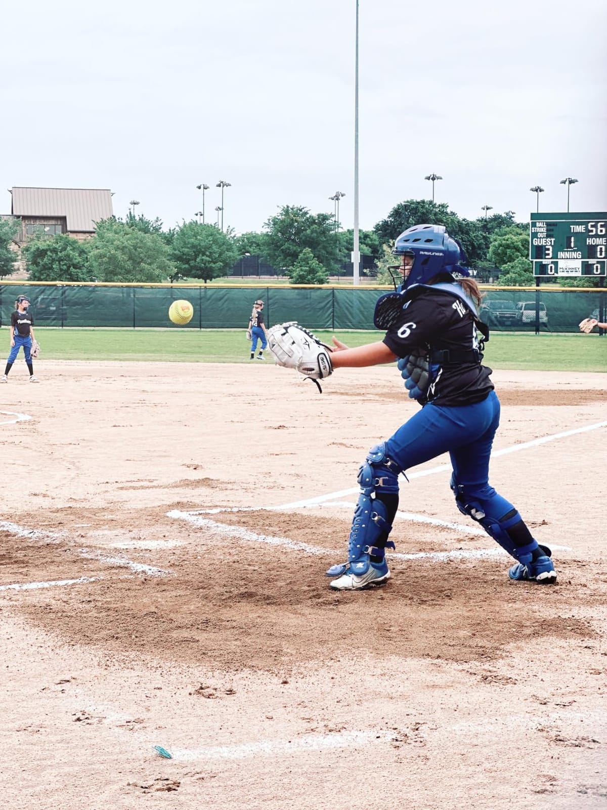 All-Star Future Star CMW-FS-A Fastpitch Softball Catcher's Mitt customer photo 1