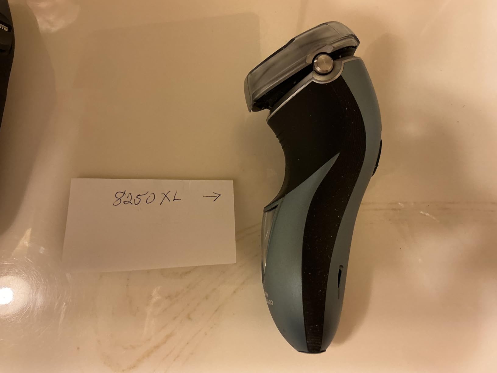 Philips Norelco 3900 Electric Shaver, Storm Blue customer photo 1