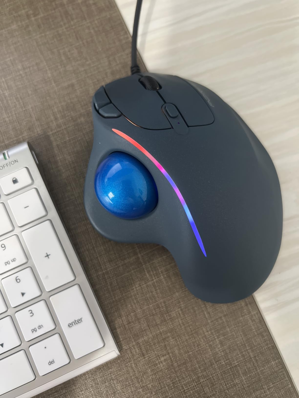 Wired Ergonomic Trackball Mouse, 34mm Thumb Control, RGB Lighting customer photo 2