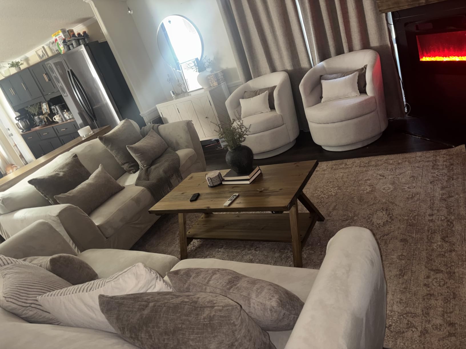 CANMOV Swivel Accent Chair, 360 Degree Round Swivel Barrel Chair with Pillow, Upholstered Comfy Barrel Armchair Single Club Sofa Chair for Living Room,Bedroom, Reading Room, Beige customer photo 2