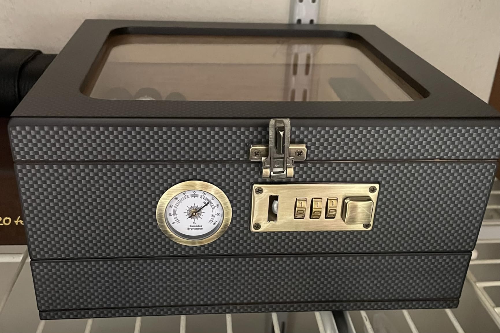 Tesonway Cigar Humidor, Cedar Wood Humidor Cigar Box, Glass Top Desktop Humidor with Front Hygrometer, Humidifier, Divider, Accessories Drawer and Combination Lock customer photo 2