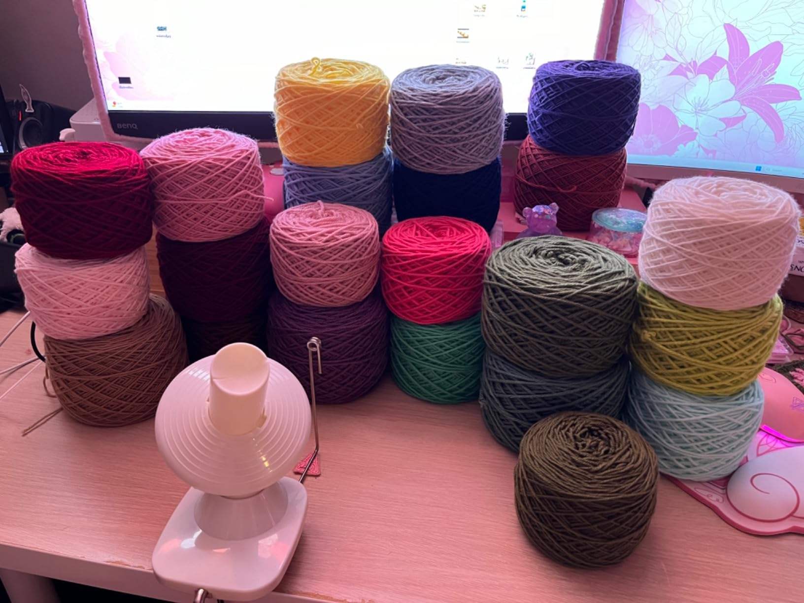 INMAKER Yarn Winder, Ball Winder for Crocheting Yarn Spinner for Knitting customer photo 1