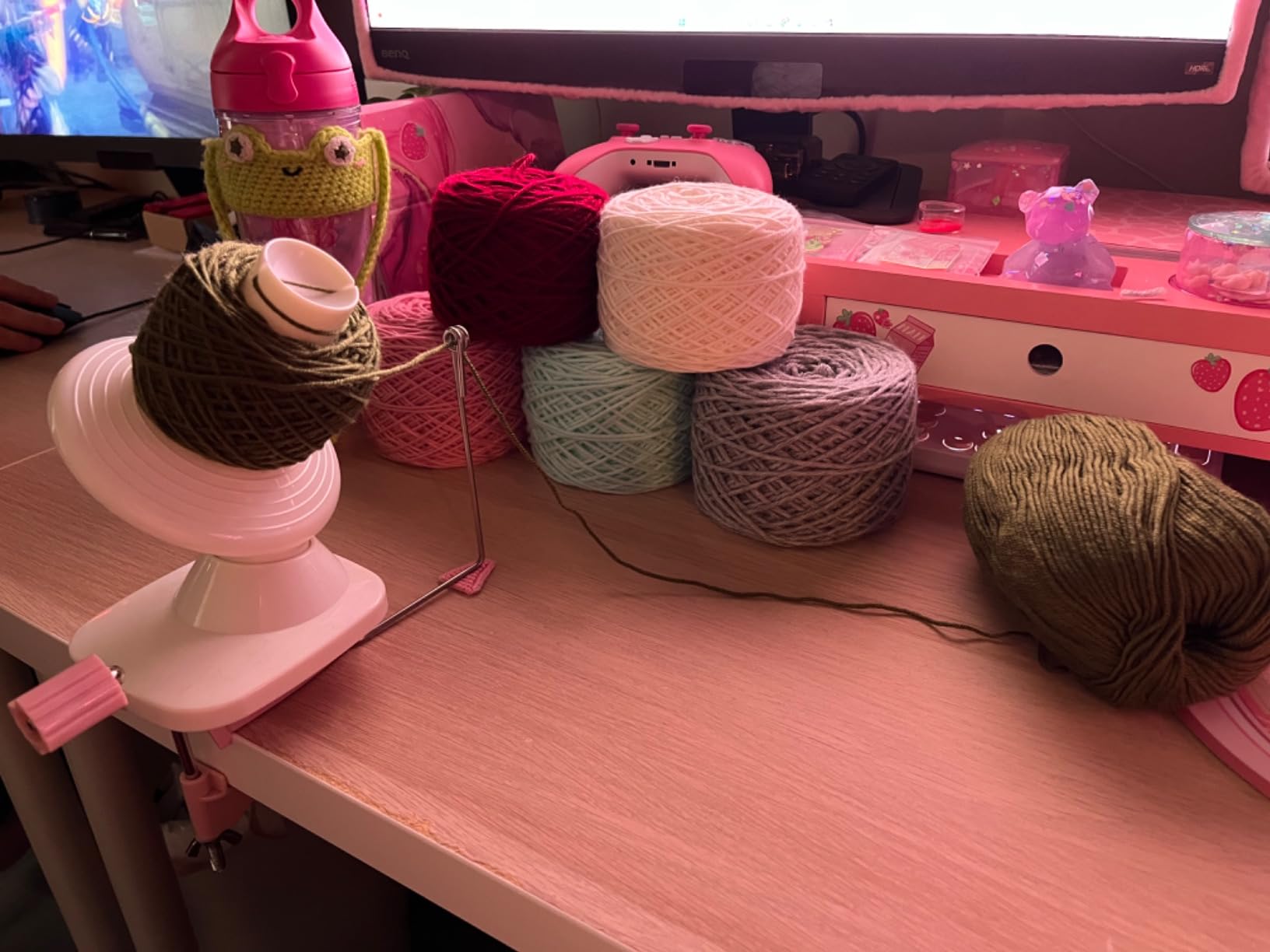 INMAKER Yarn Winder, Ball Winder for Crocheting Yarn Spinner for Knitting customer photo 2