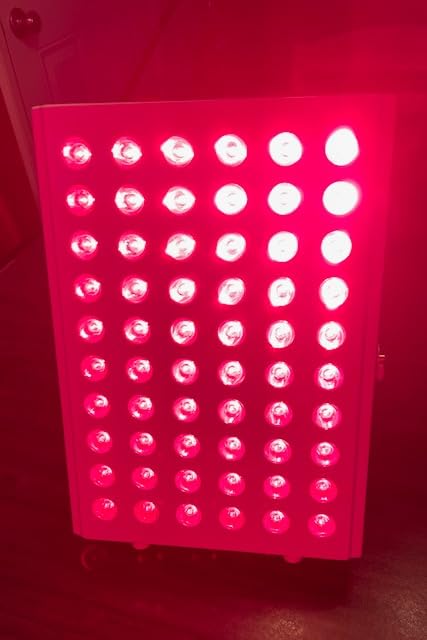 VEVOR Red Light Therapy for Body Face, 60 Dual-Chip LEDs, Red 660nm & Near Infrared 850nm Combo, High Power Light Therapy Panel for Recovery, Pain Relief, Wound Healing, Skin Health, 80W customer photo 1