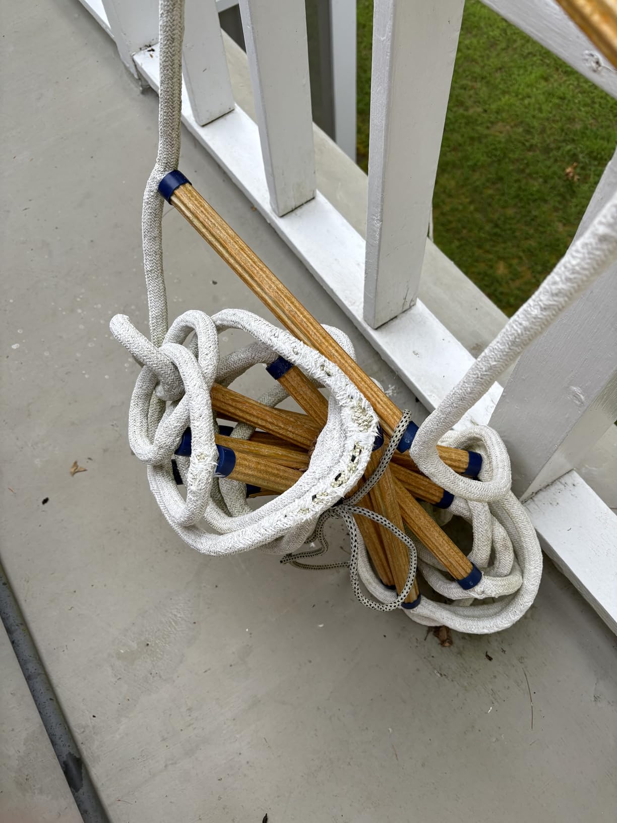 Emergency Fire Escape Ladder 10M Flame Resistant Safety Extension Rope Ladder with 2 Hooks, 3-7 Story Homes Reusable Compact & Portable External Ladder (10M / 32.8FT) customer photo 2