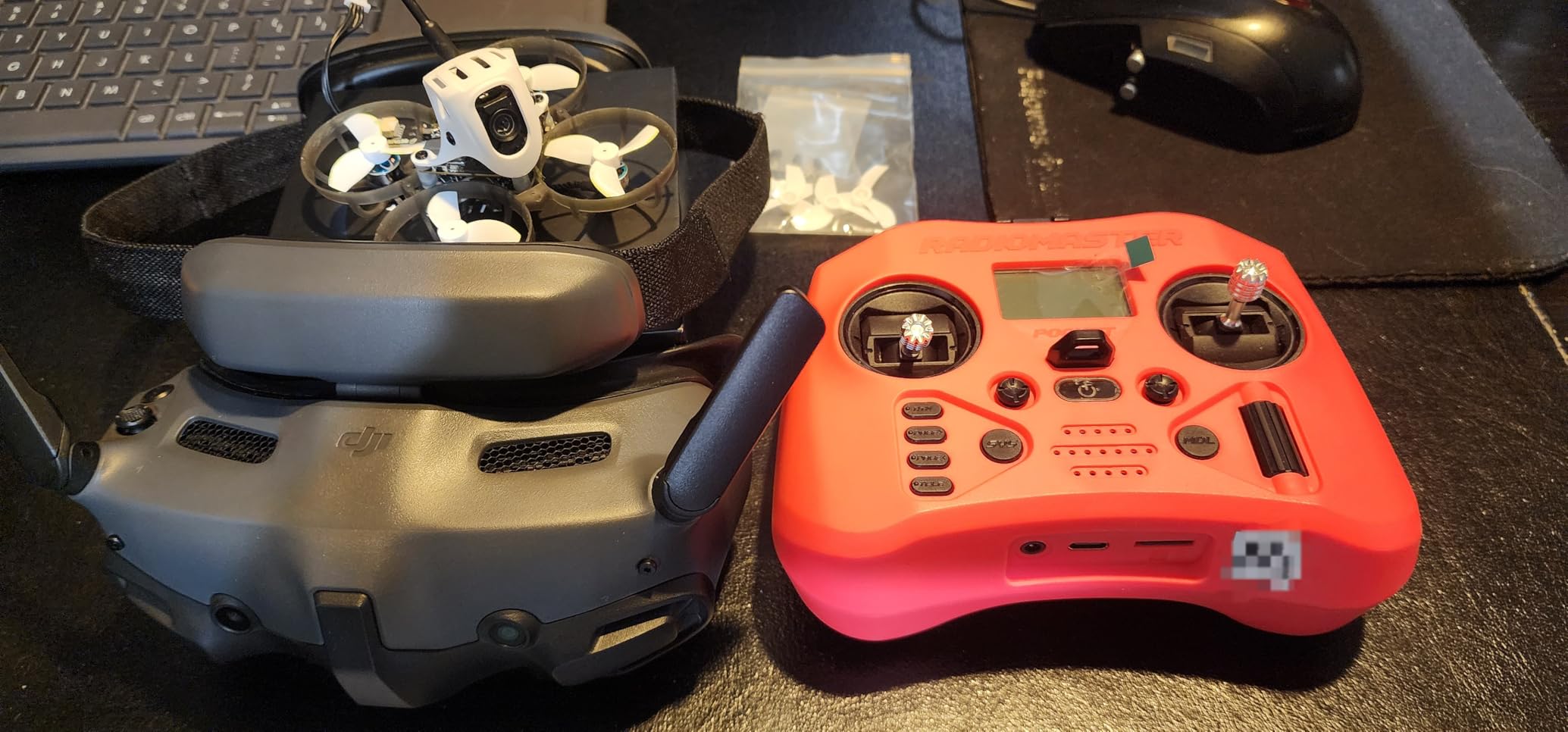 DJI Goggles 3, FPV Goggles with Stunning Micro-OLED Screens, Immersive Flight Experience, O4 HD Video Transmission, Adjustable Diopters, Wireless Streaming, Drone Goggles with Real View PiP | FPV, Stunning Micro-OLED Screens, Immersive Flight Experience, O4 HD Video Transmission, Adjustable Diopters customer photo 2