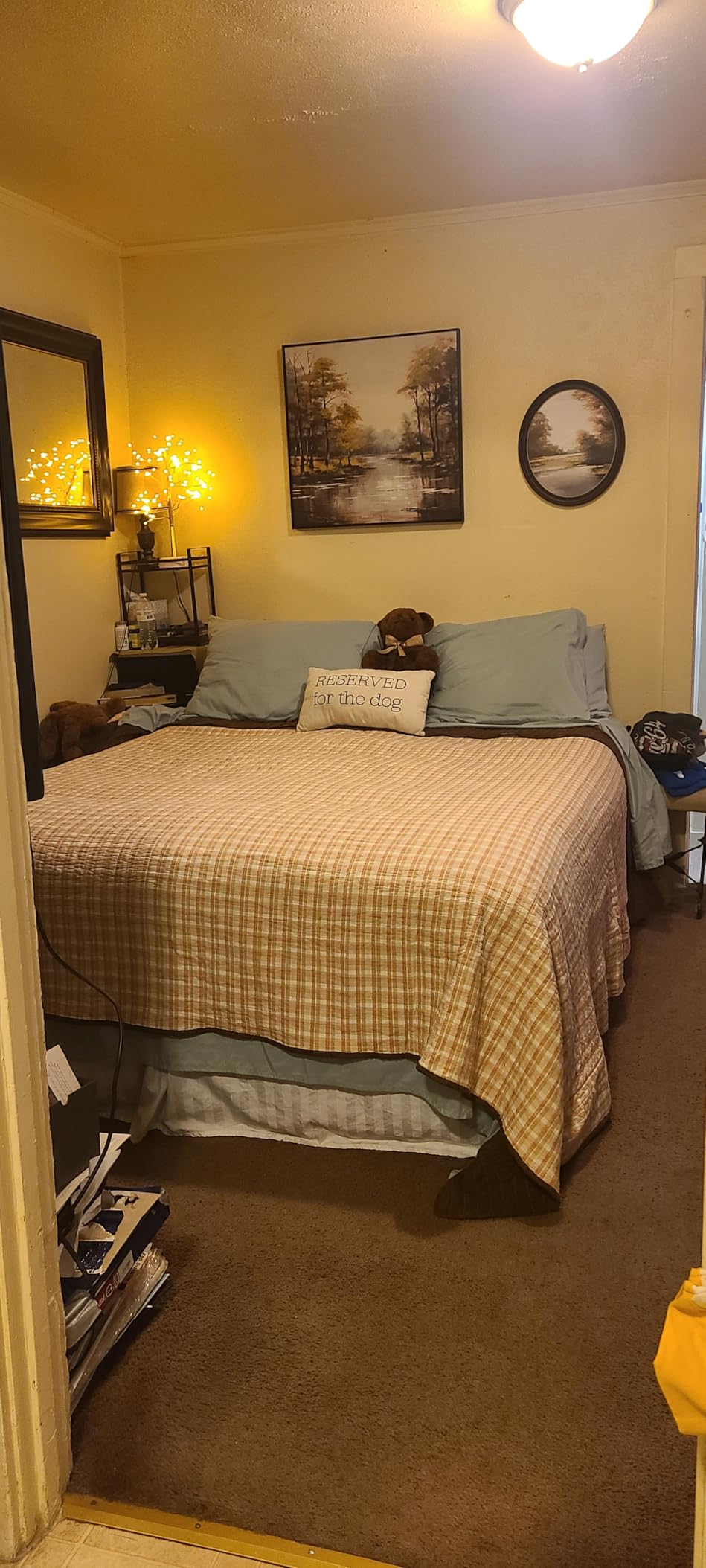 VIPSHOW 18 Inch Queen Bed Frame with Round Corners No Box Spring Needed | 3500lbs Heavy Duty, Under bed storage, 4 mattress stoppers, Headboard holes, Noise-free, Easy assembly & rubber covers customer photo 1