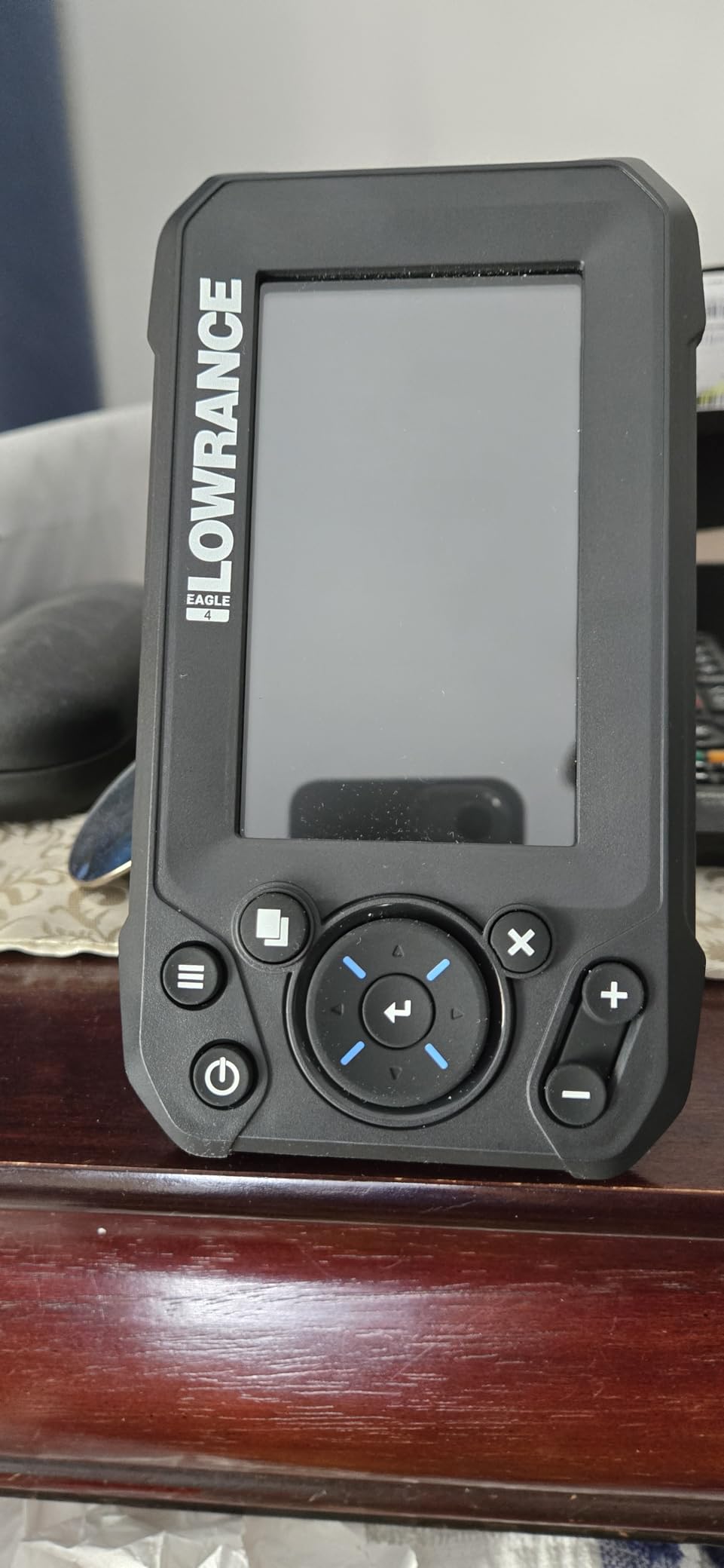 Lowrance Eagle Fish Finders with IPS Screen, 4, 5, 7 or 9-inch IPS display, Bullet, SplitShot HD or TripleShot HD transducer, C-MAP charts customer photo 1